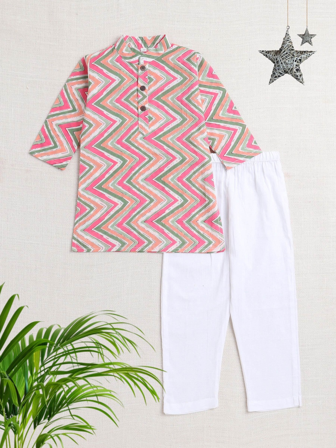 

The Magic Wand Boys Geometric Printed Pure Cotton Straight Kurta with Pyjamas, Peach