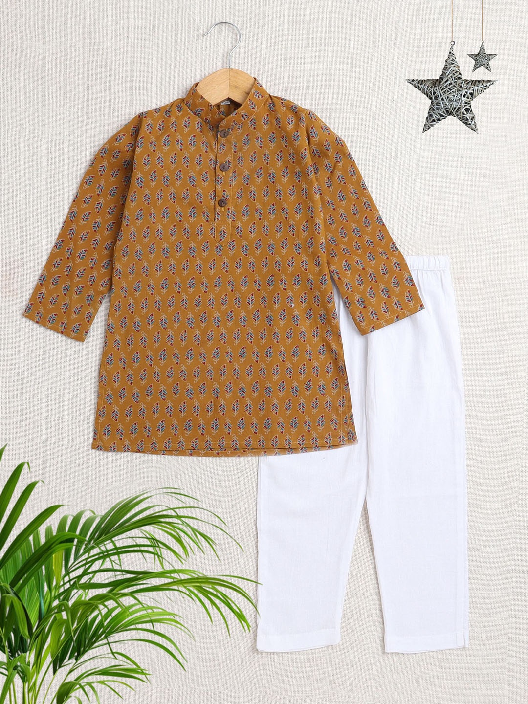 

The Magic Wand Boys Floral Printed Mandarin Collar Pure Cotton Straight Kurta With Pyjamas, Mustard