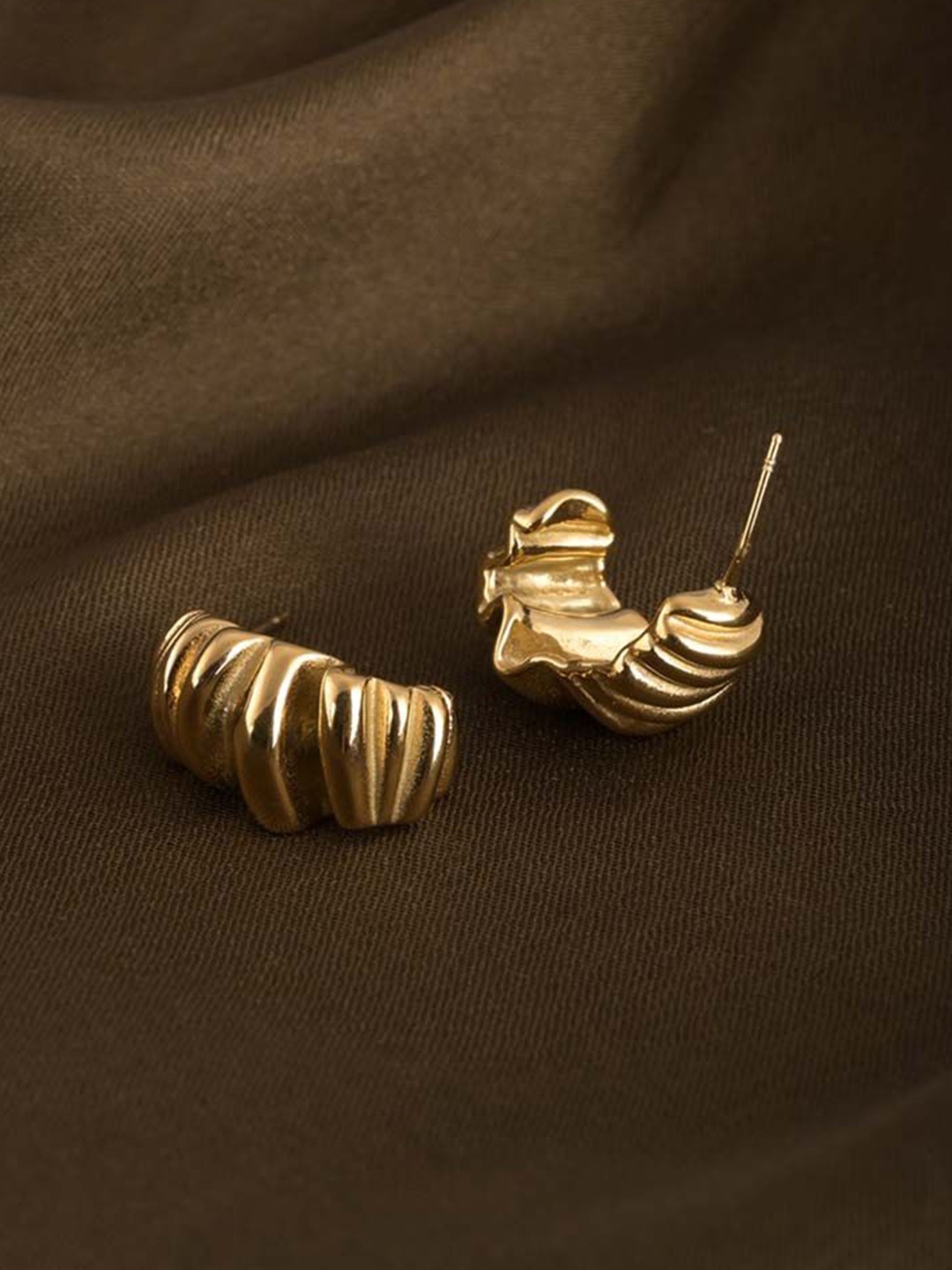 

PALMONAS Rippled Arc Gold-Plated Contemporary Half Hoop Earrings