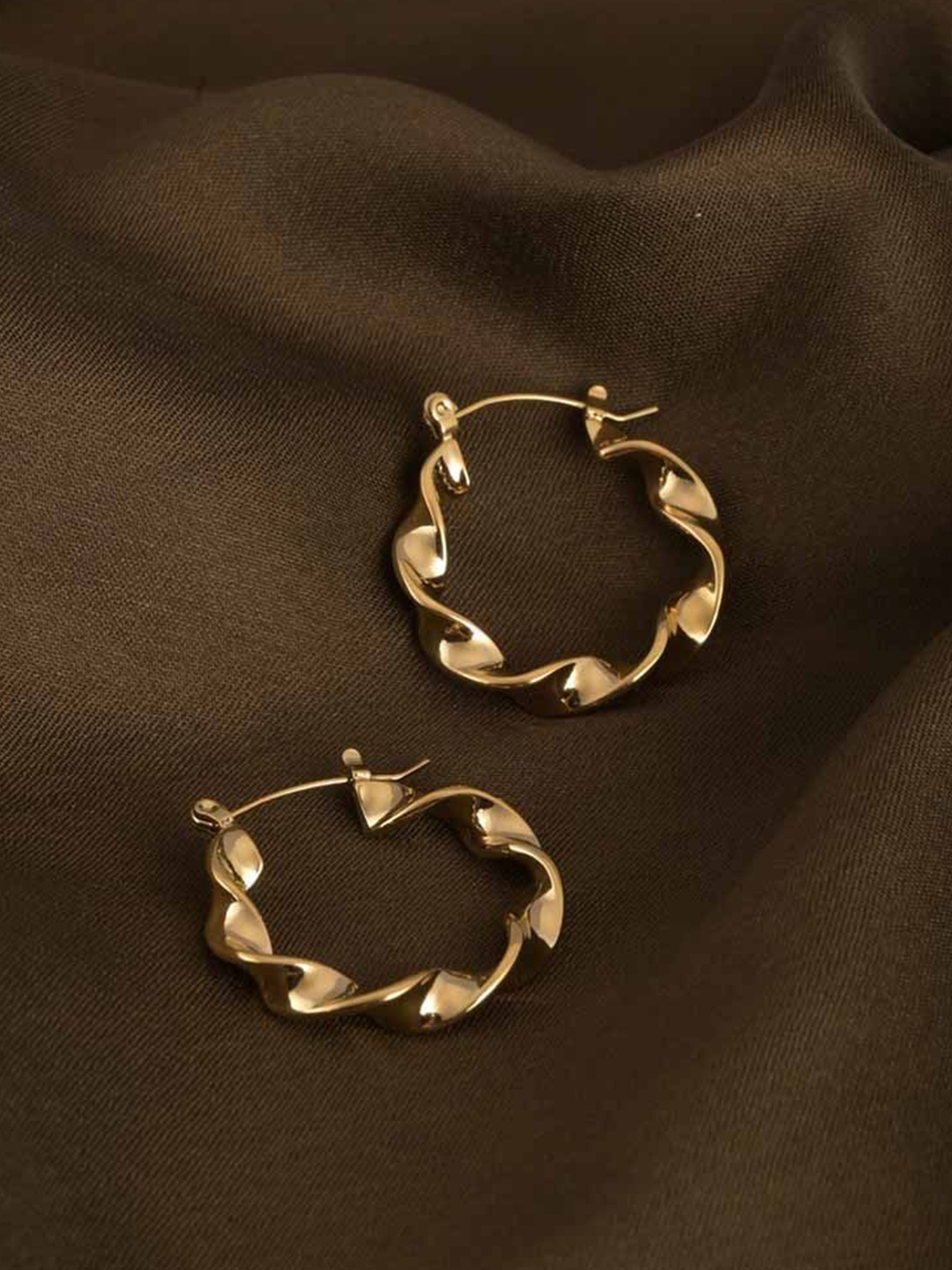 

PALMONAS Stainless Steel Gold-Plated Circular Twisted Hoop Earrings