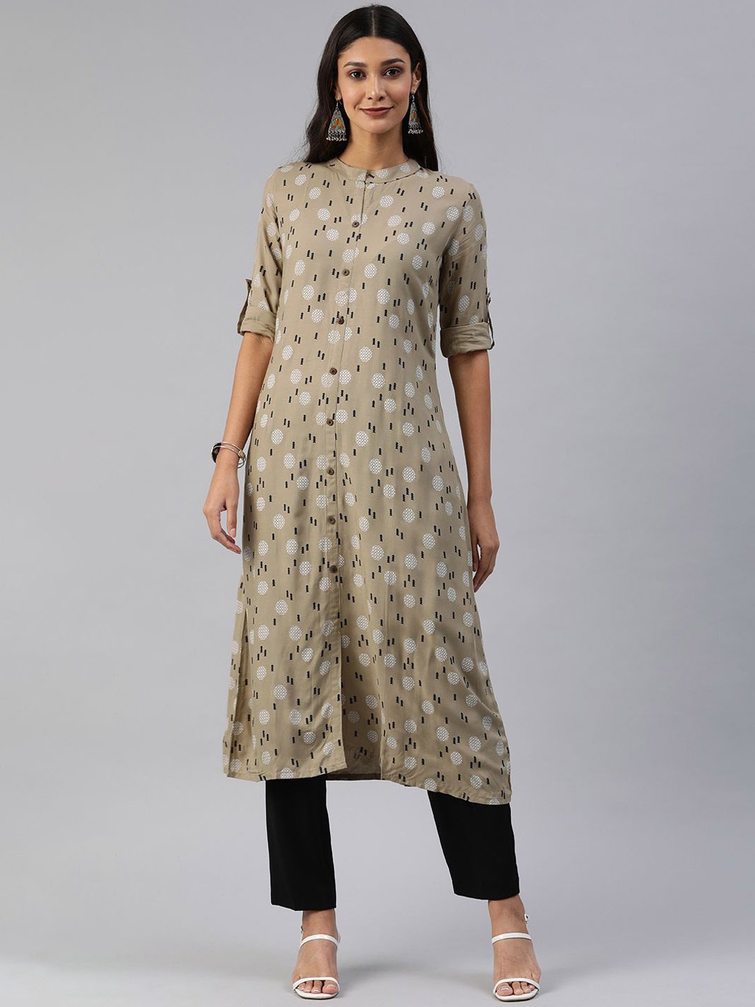 

Swishchick Abstract Printed Roll-Up Sleeves Mandarin Collar Straight Kurta, Olive