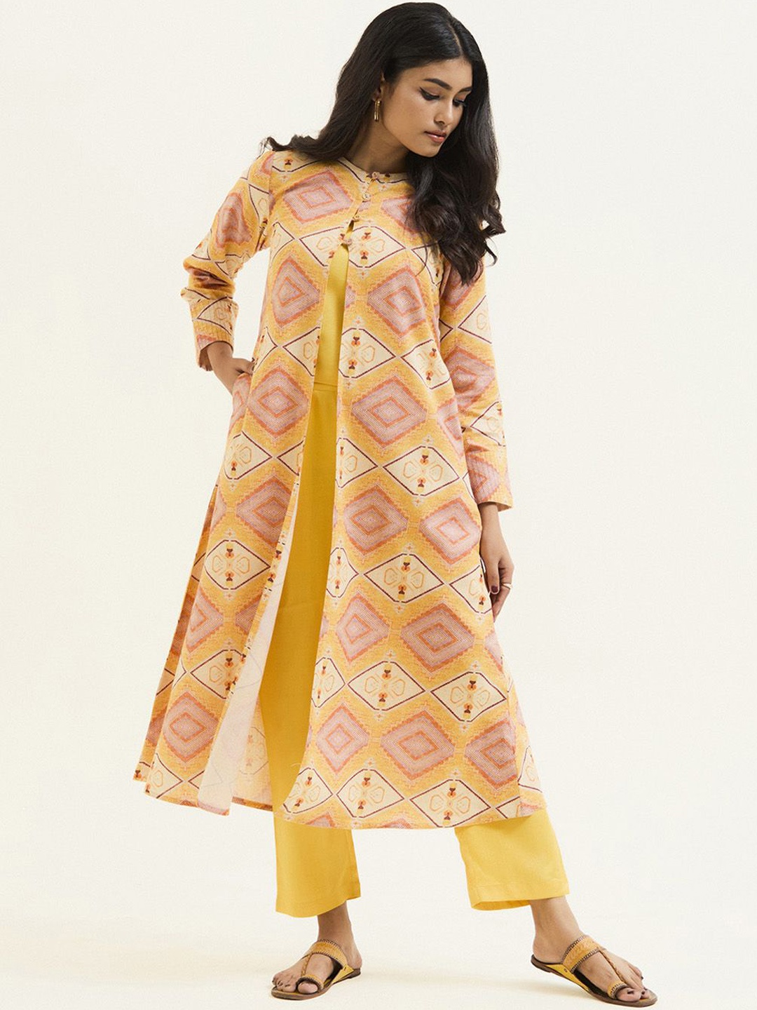 

Jaipur Kurti Geometric Printed Cotton Crop-Top With Trouser & Shrug, Yellow