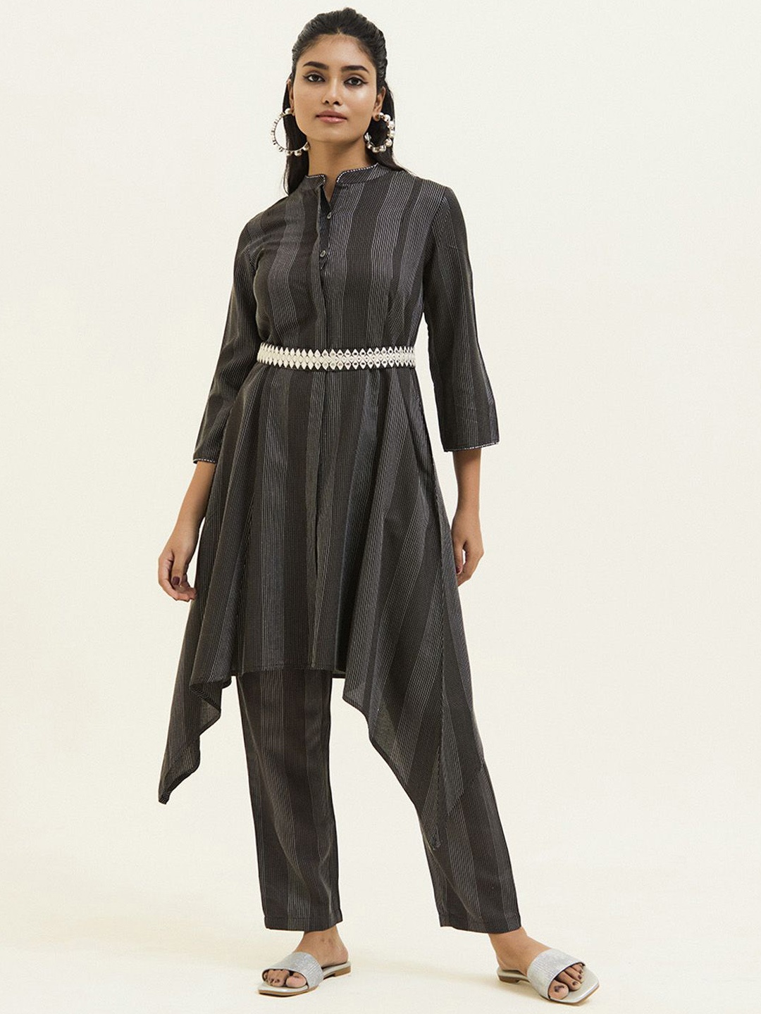

Jaipur Kurti Yarn-Dyed Mirror Work Co-ord Set, Black