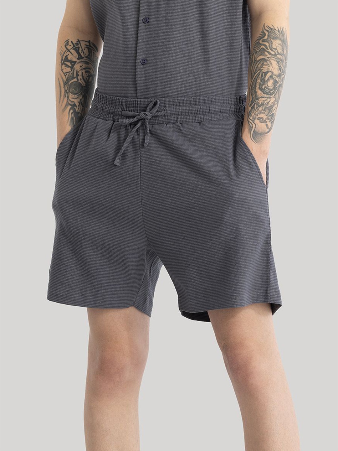 

Snitch Men Relaxed Fit Mid-Rise Shorts, Charcoal