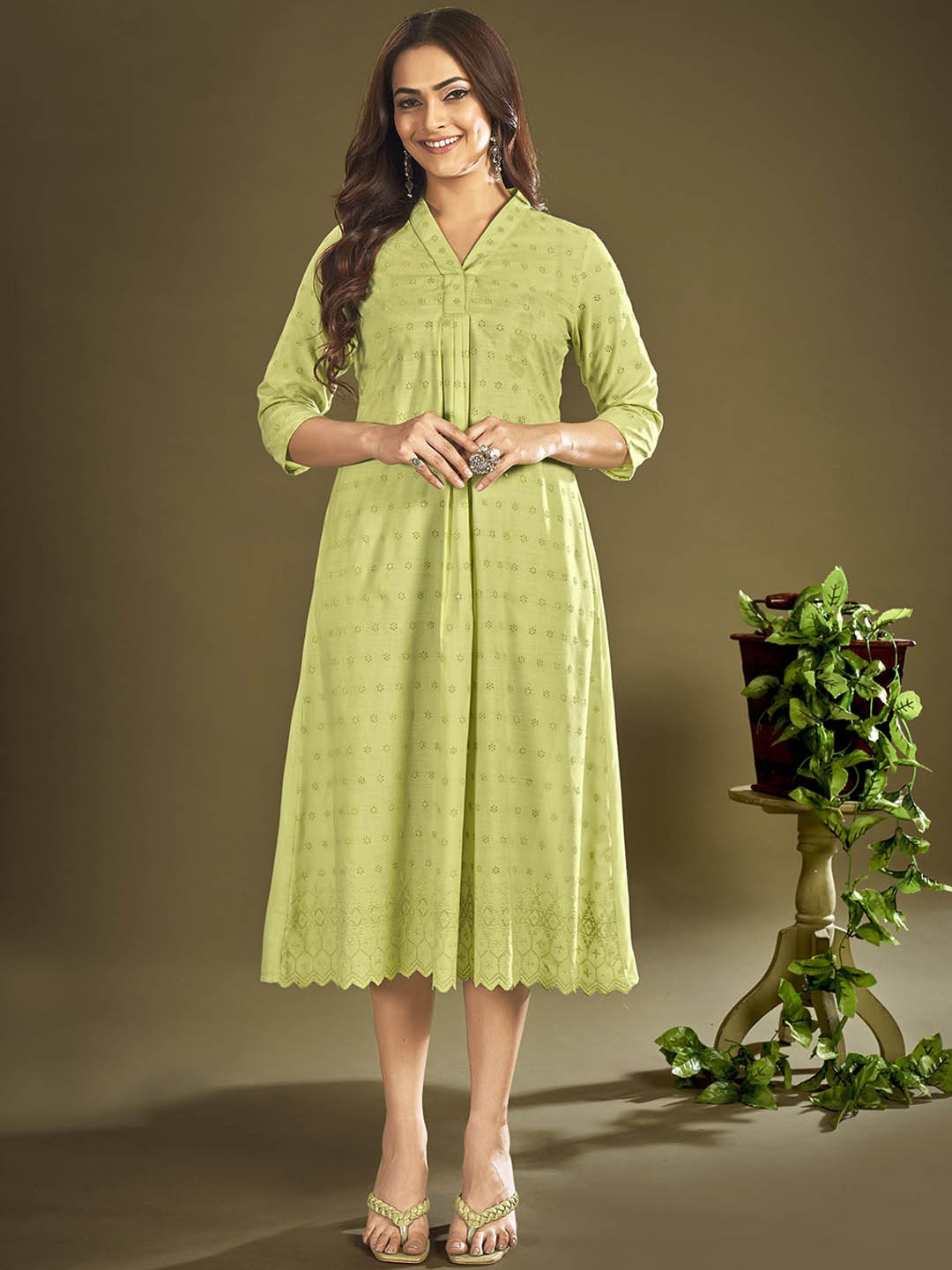 

IWUMAN Floral Self Design V-Neck A-Line Kurta, Green