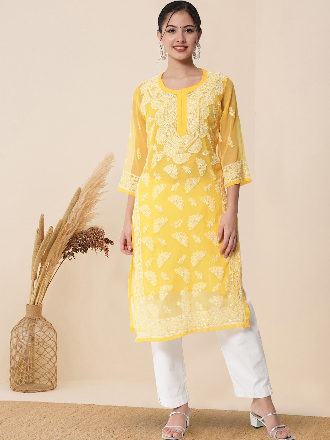 

PARAMOUNT CHIKAN Floral Embroidered Chikankari Georgette Straight Kurta, Yellow