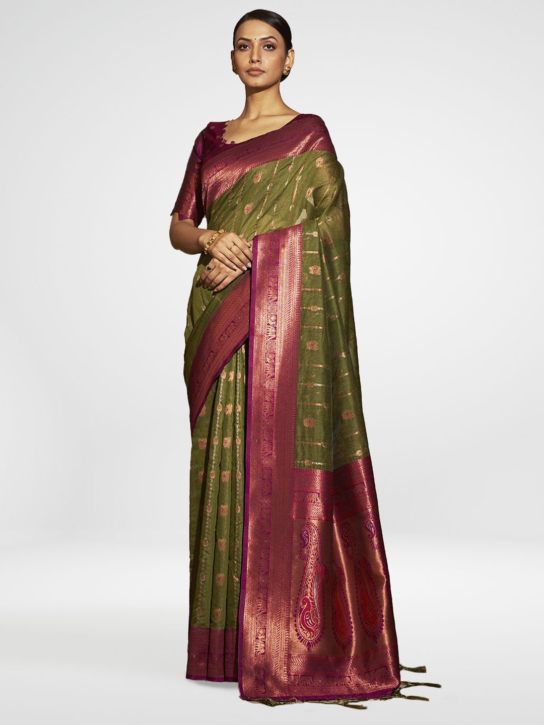 

Aura Ethnic Motifs Zari Woven Striped Pure Cotton Saree, Green