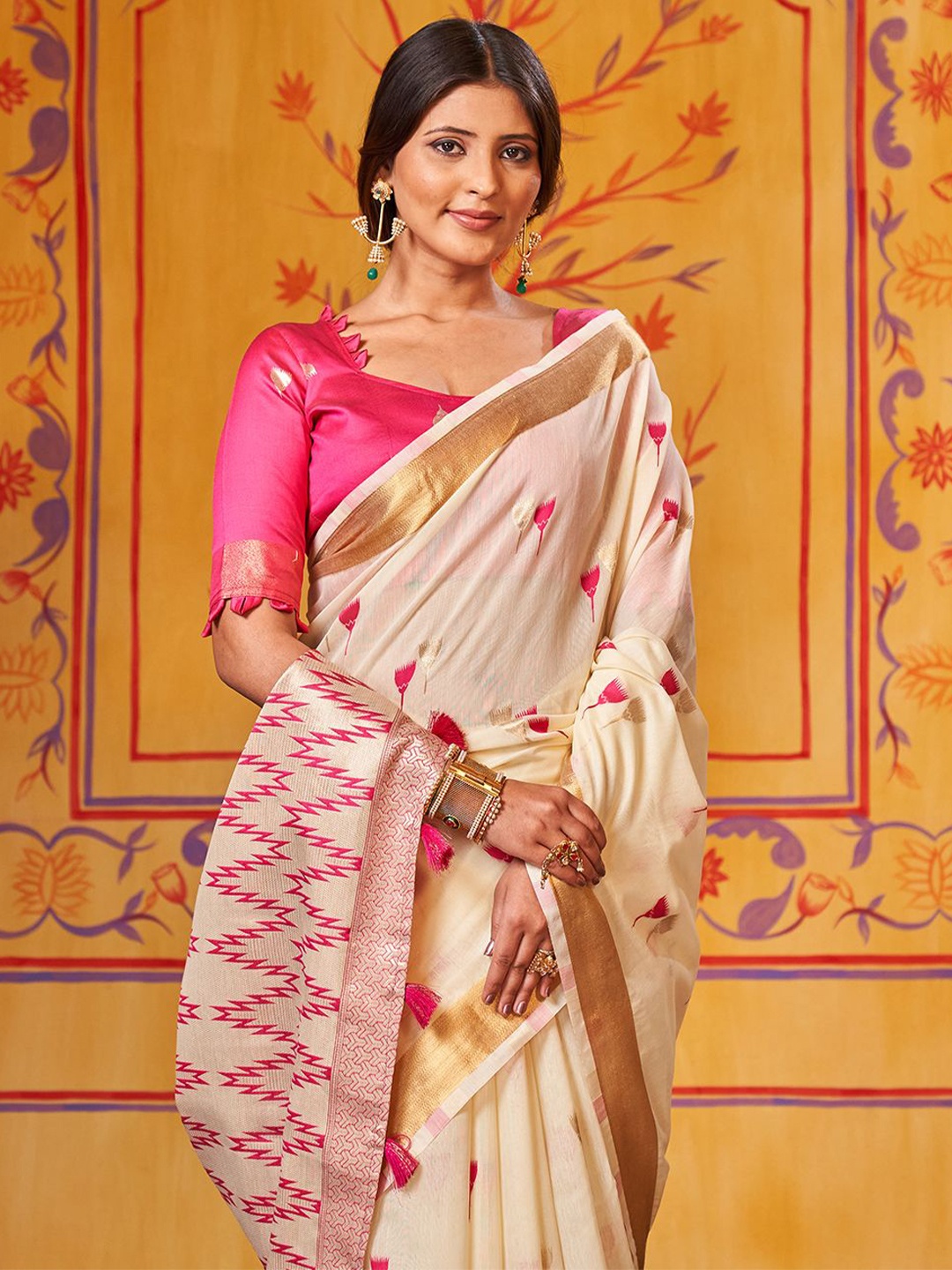

Aura Ethnic Motifs Zari Pure Cotton Saree, Cream