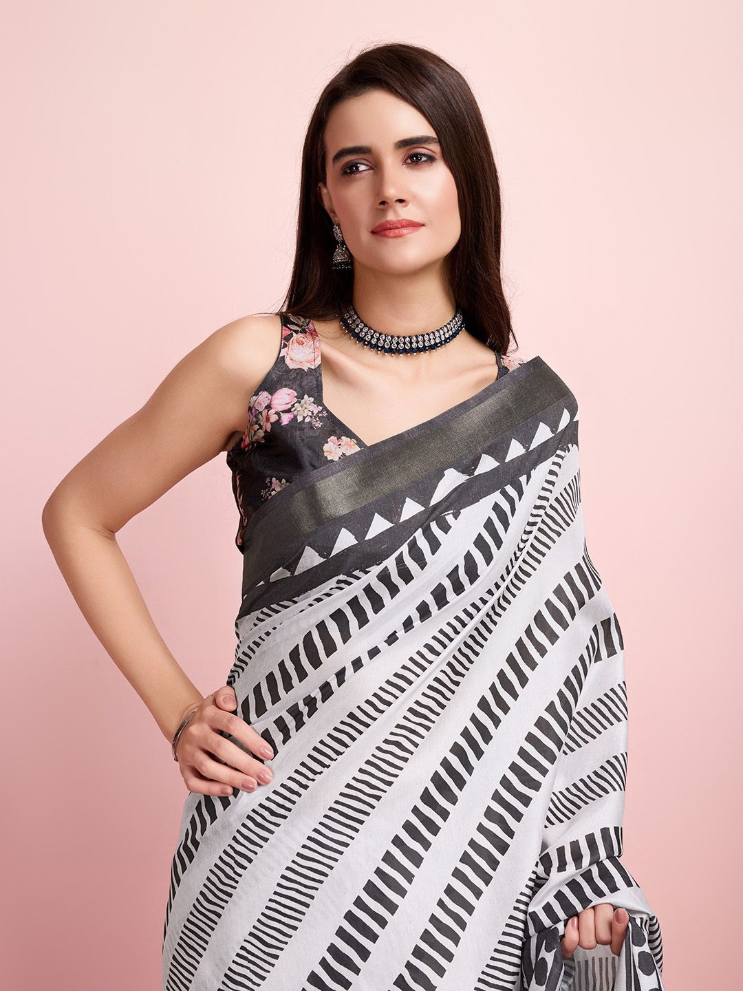 

Mitera Sequinned Printed Soft Saree With Blouse Piece, Grey melange