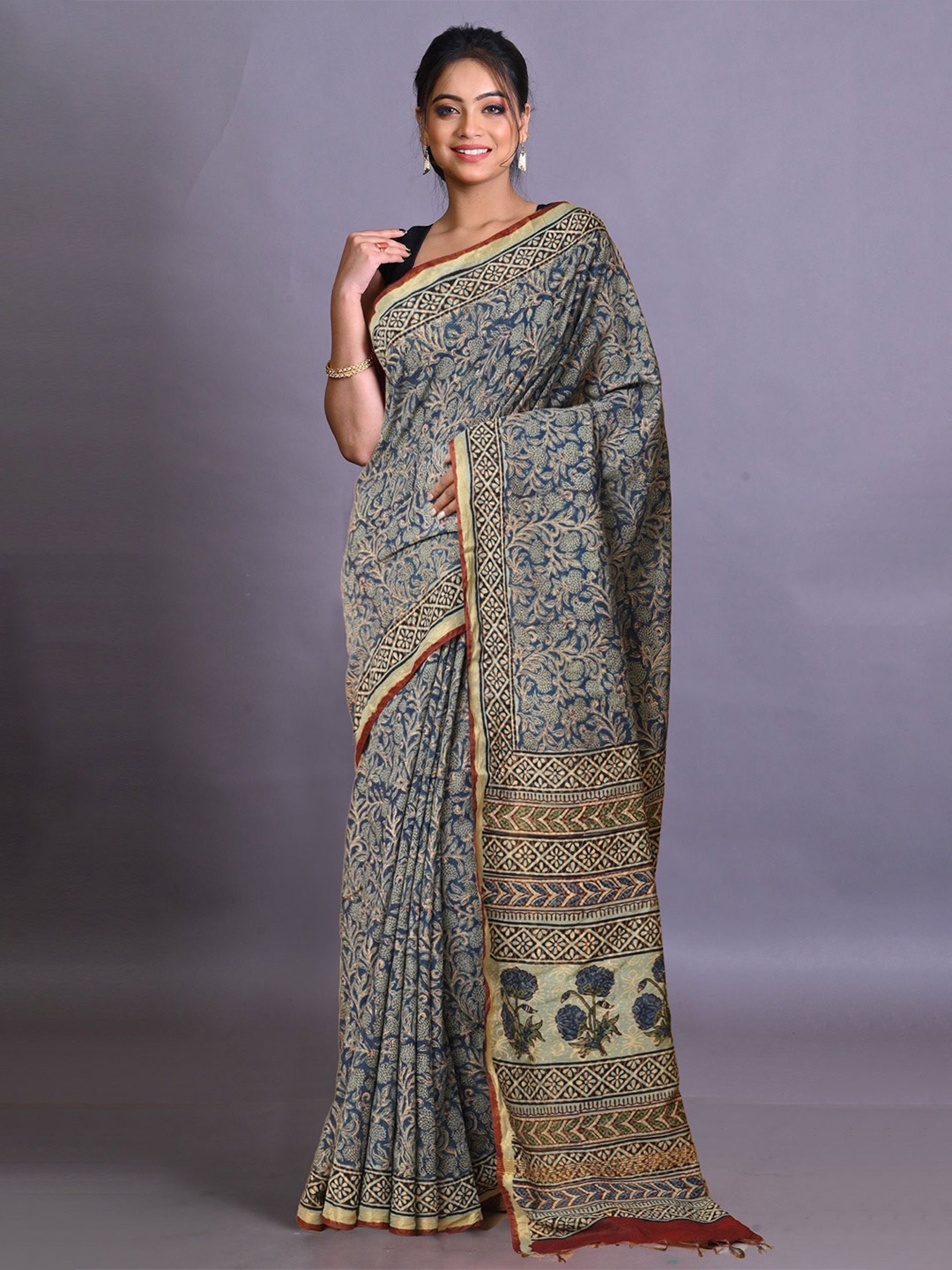 

Unnati Silks Floral Zari Handloom Bagru Saree, Blue