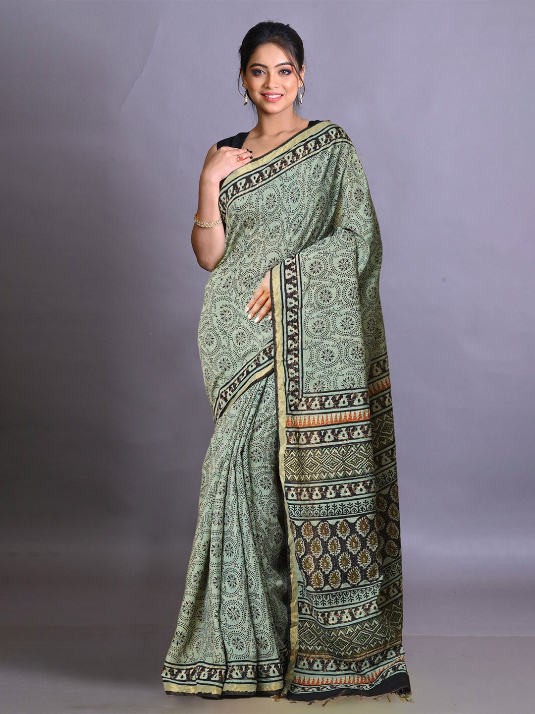 

Unnati Silks Ethnic Motifs Zari Handloom Bagru Saree, Green