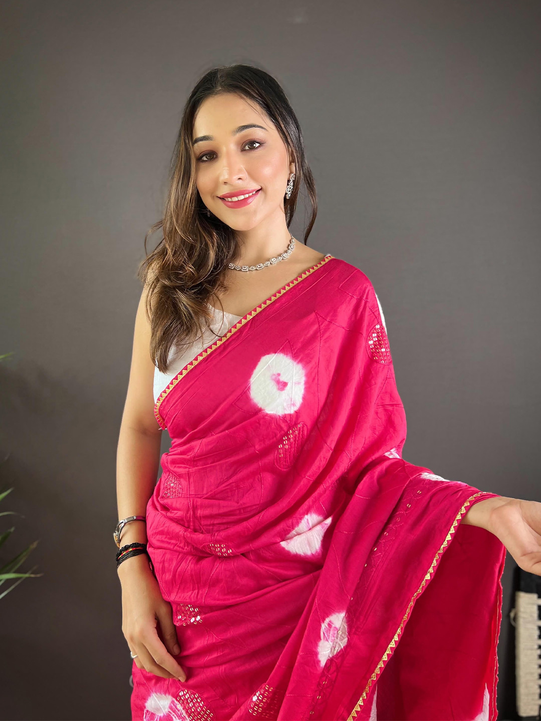 

Vastrasky Global Gotta Patti Sequinned Pure Cotton Bandhani Saree, Pink