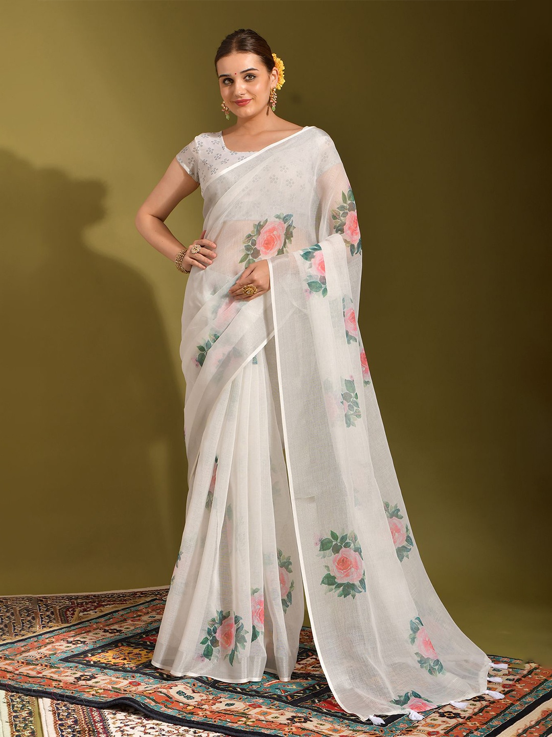 

Globon Impex Floral Zari Woven Tassel Pack of 2 Saree, White