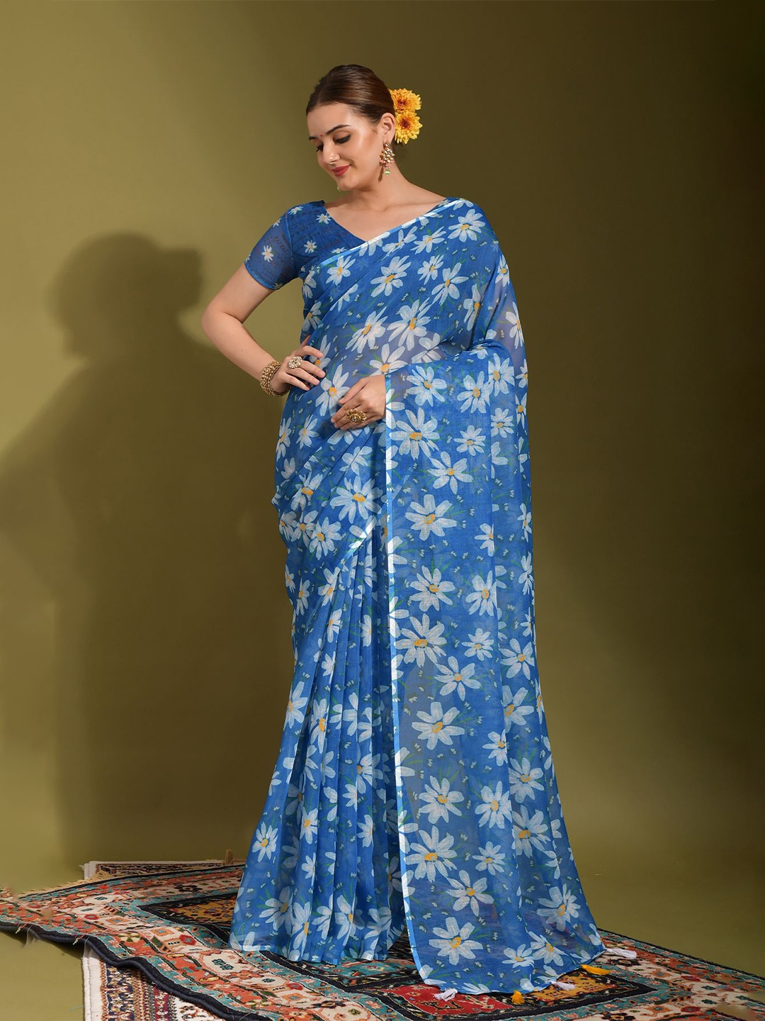 

Globon Impex Floral Tassel Saree, Blue