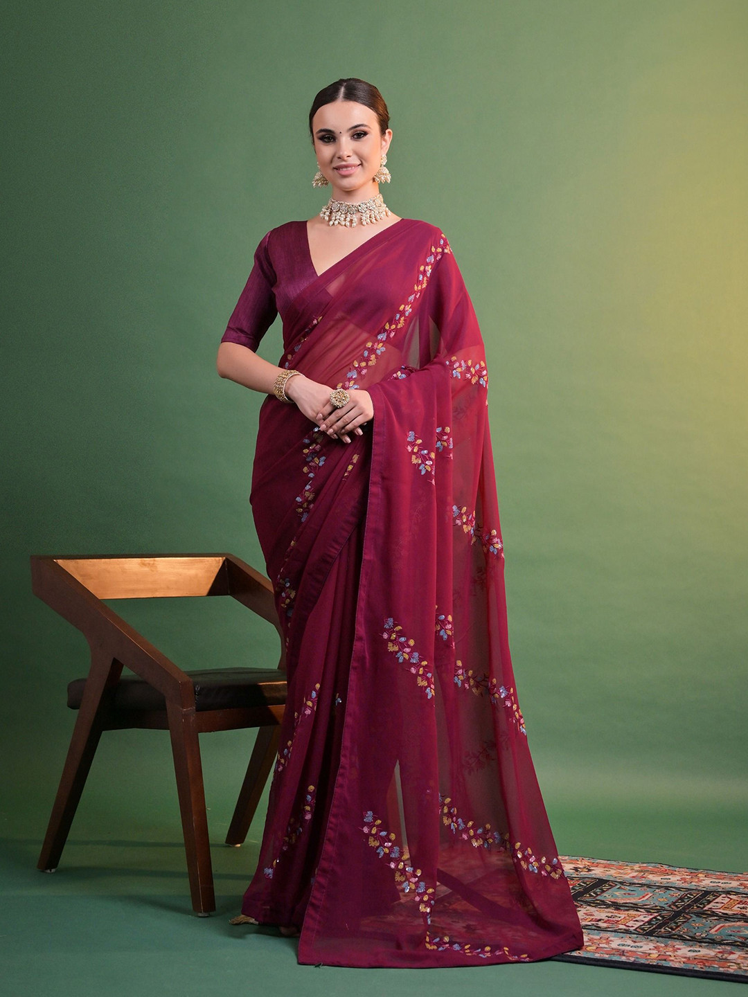 

Globon Impex Floral Sequinned Pure Georgette Saree, Burgundy