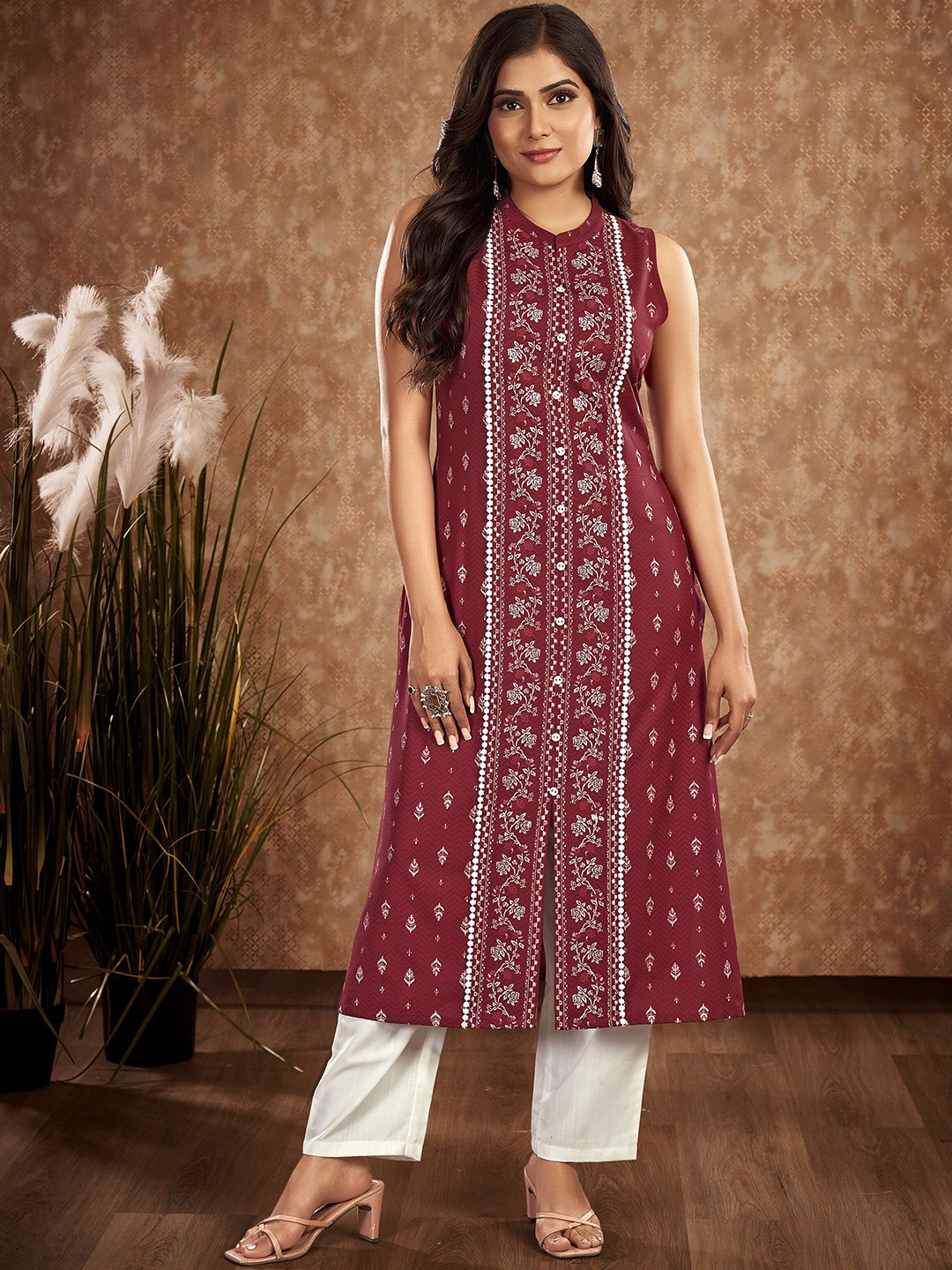 

IWUMAN Ethnic Motifs Printed Round Neck Straight Kurta, Maroon