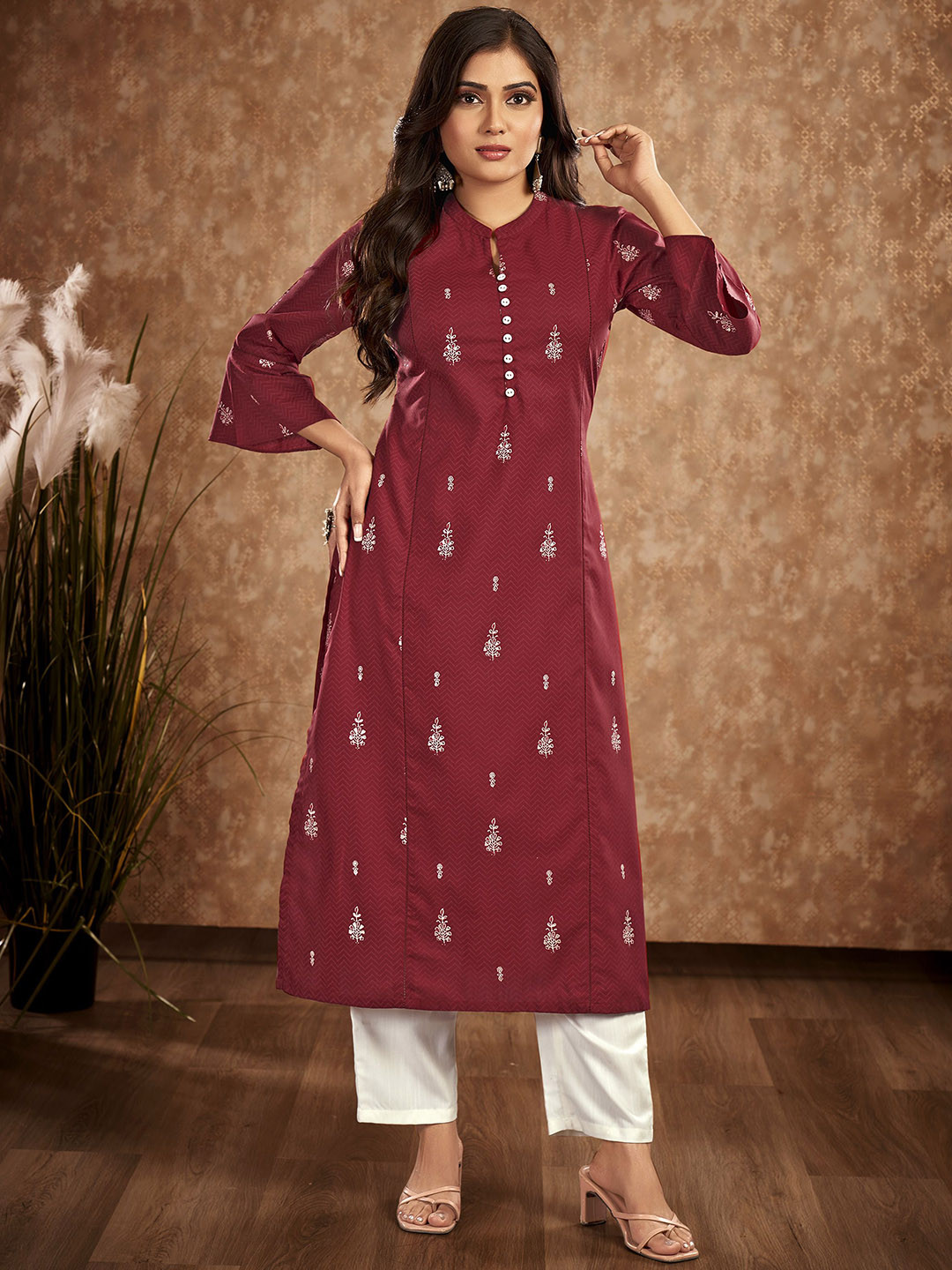 

IWUMAN Ethnic Motifs Printed Mandarin Collar Straight Kurta, Maroon
