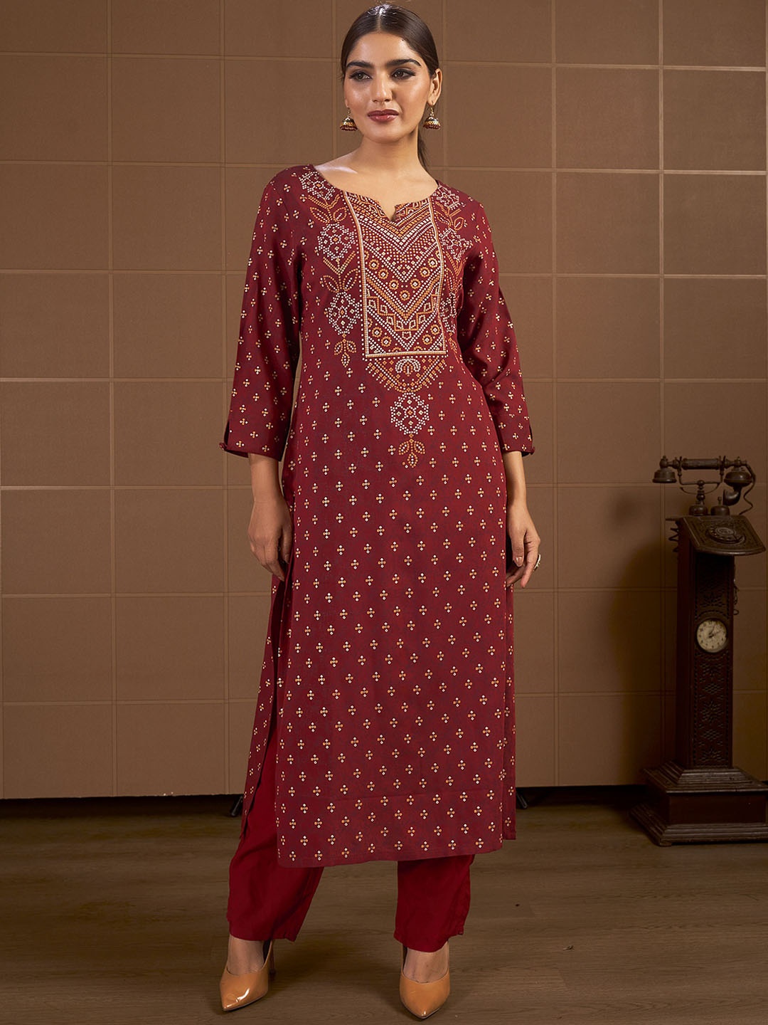 

IWUMAN Bandhani Printed Round Neck Straight Kurta, Maroon