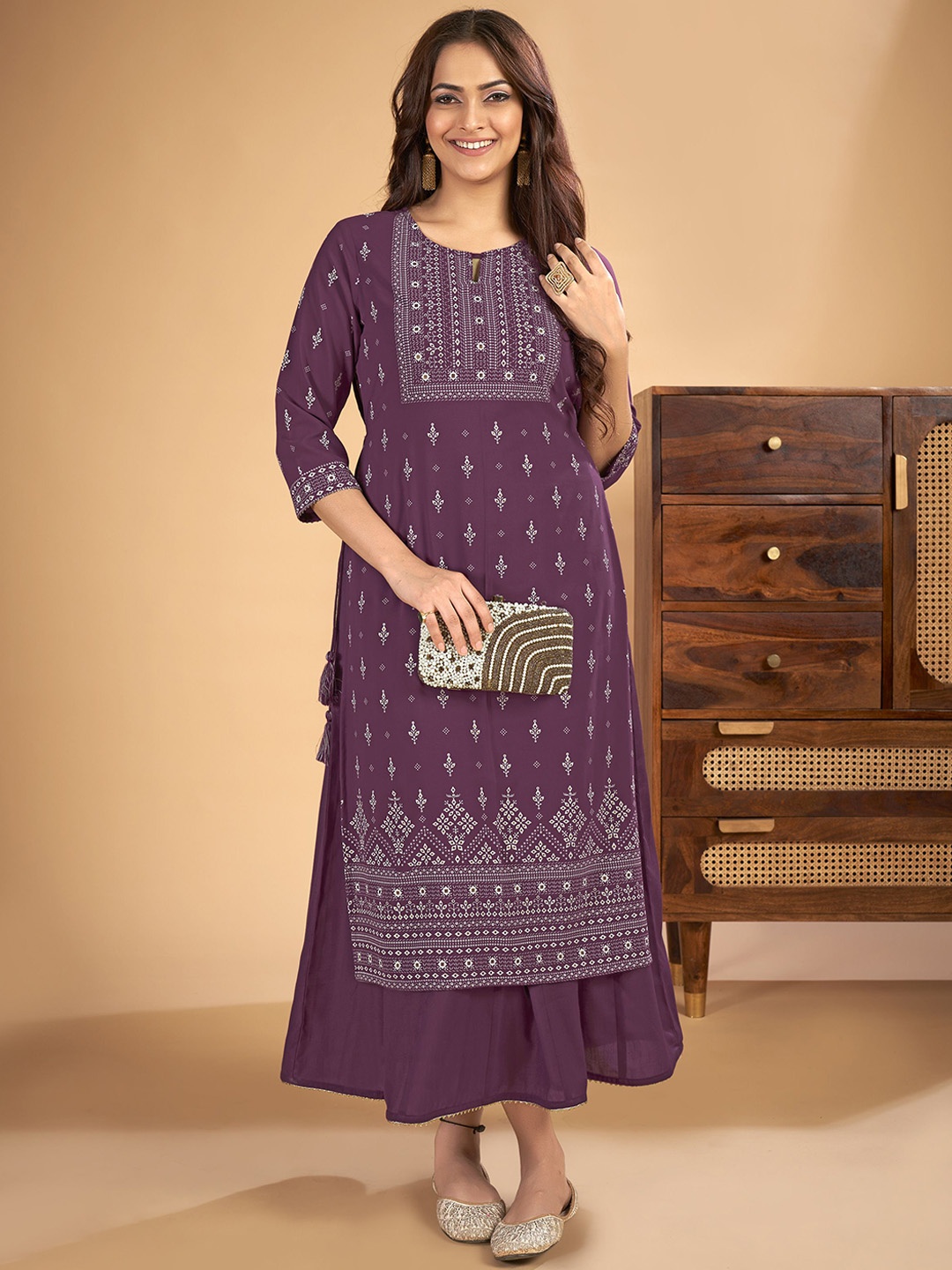 

IWUMAN Ethnic Motifs Printed Thread Work Straight Georgette Kurta, Maroon