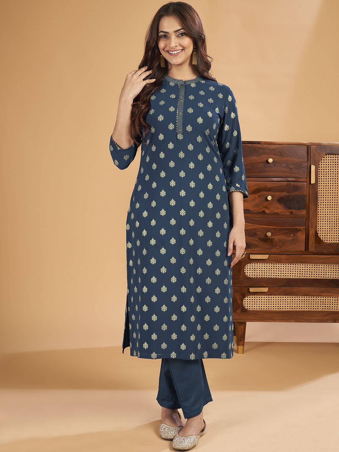 

IWUMAN Ethnic Motifs Printed Georgette Straight Kurta, Blue