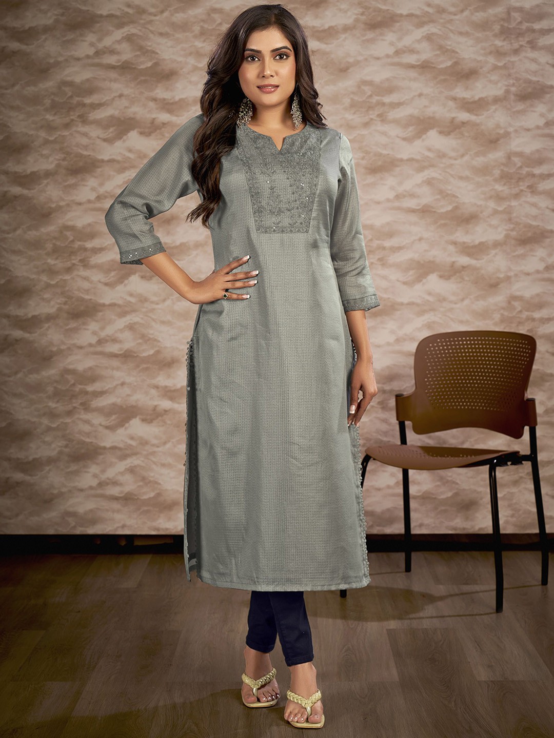 

IWUMAN Floral Yoke Designed Notch Round Neck Kota Doria Straight Kurta, Grey