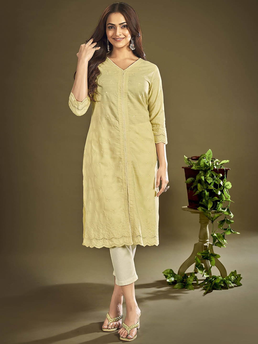 

IWUMAN Floral Embroidered Thread Work Straight Kurta, Yellow