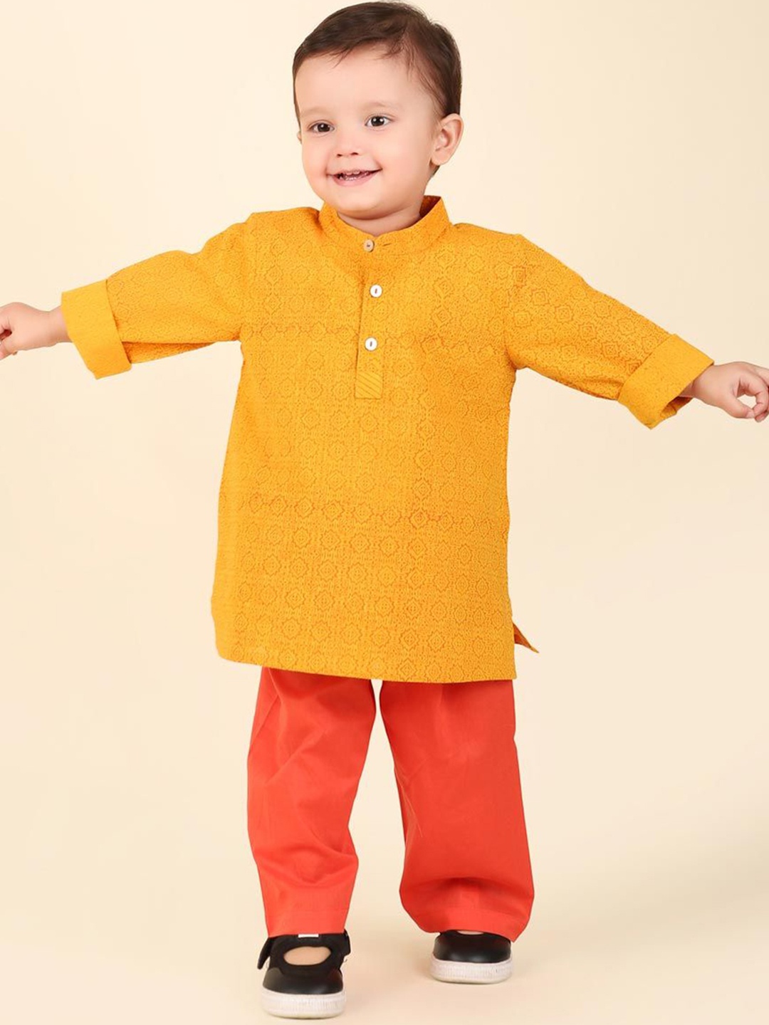 

Fabindia Boys Ethnic Motifs Printed Mandarin Collar Pure Cotton Straight Kurta & Trouser, Yellow