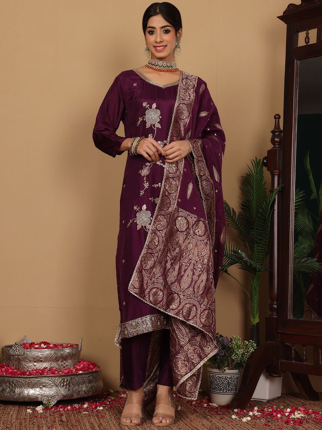 

Varanga Floral Embroidered Regular Pure Silk Kurta with Trousers & Dupatta, Purple