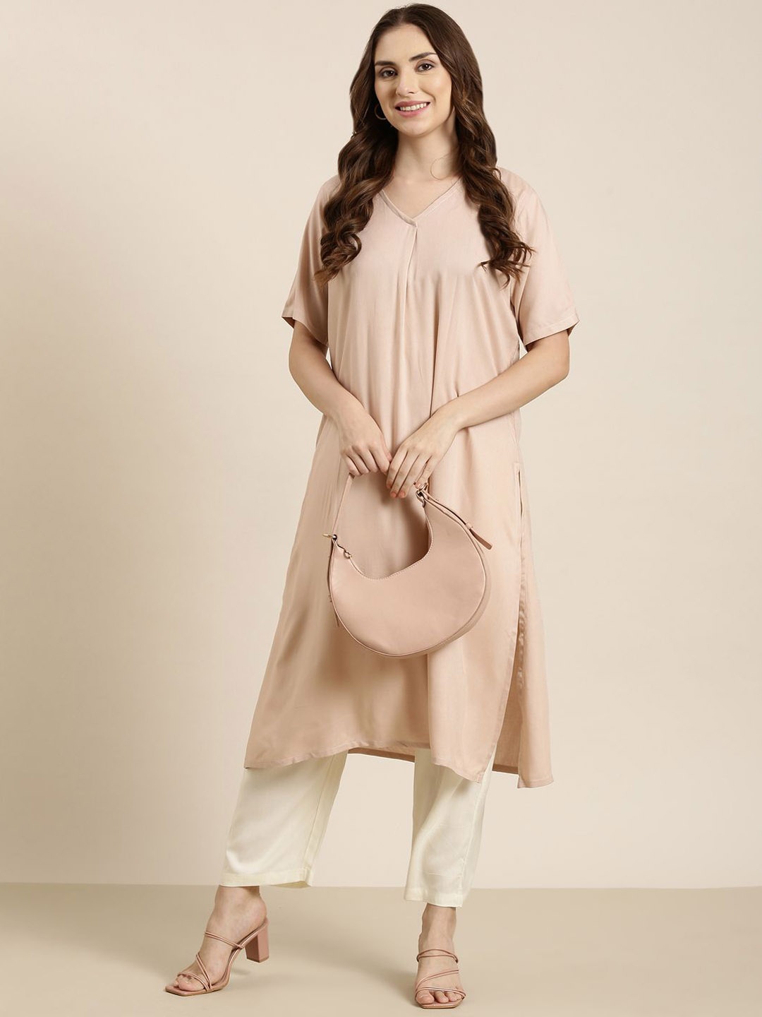 

SHOOLIN V Neck Regular Straight Kurta with Trousers, Rose gold