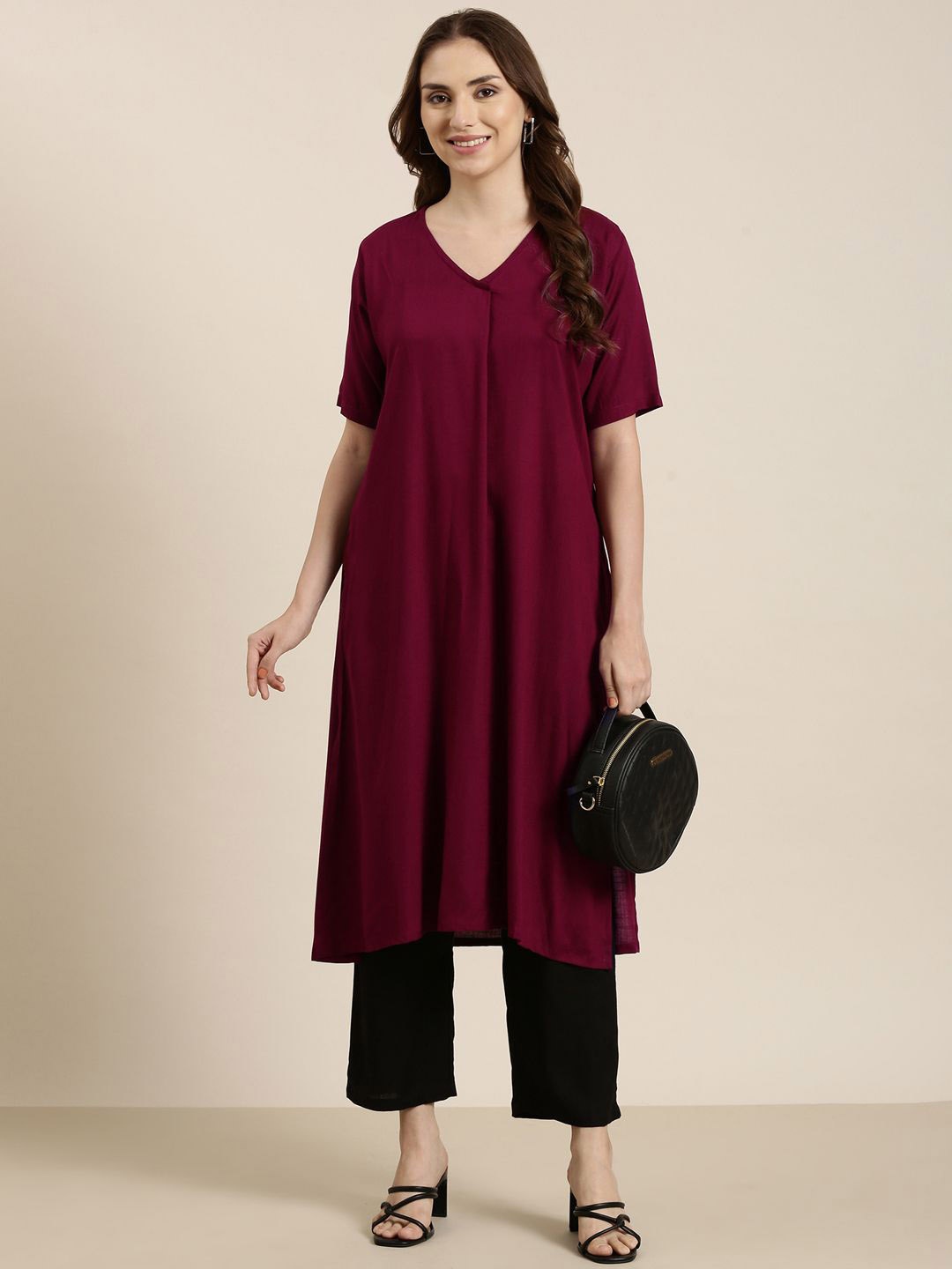 

SHOOLIN V Neck Regular Straight Kurta with Trousers, Maroon