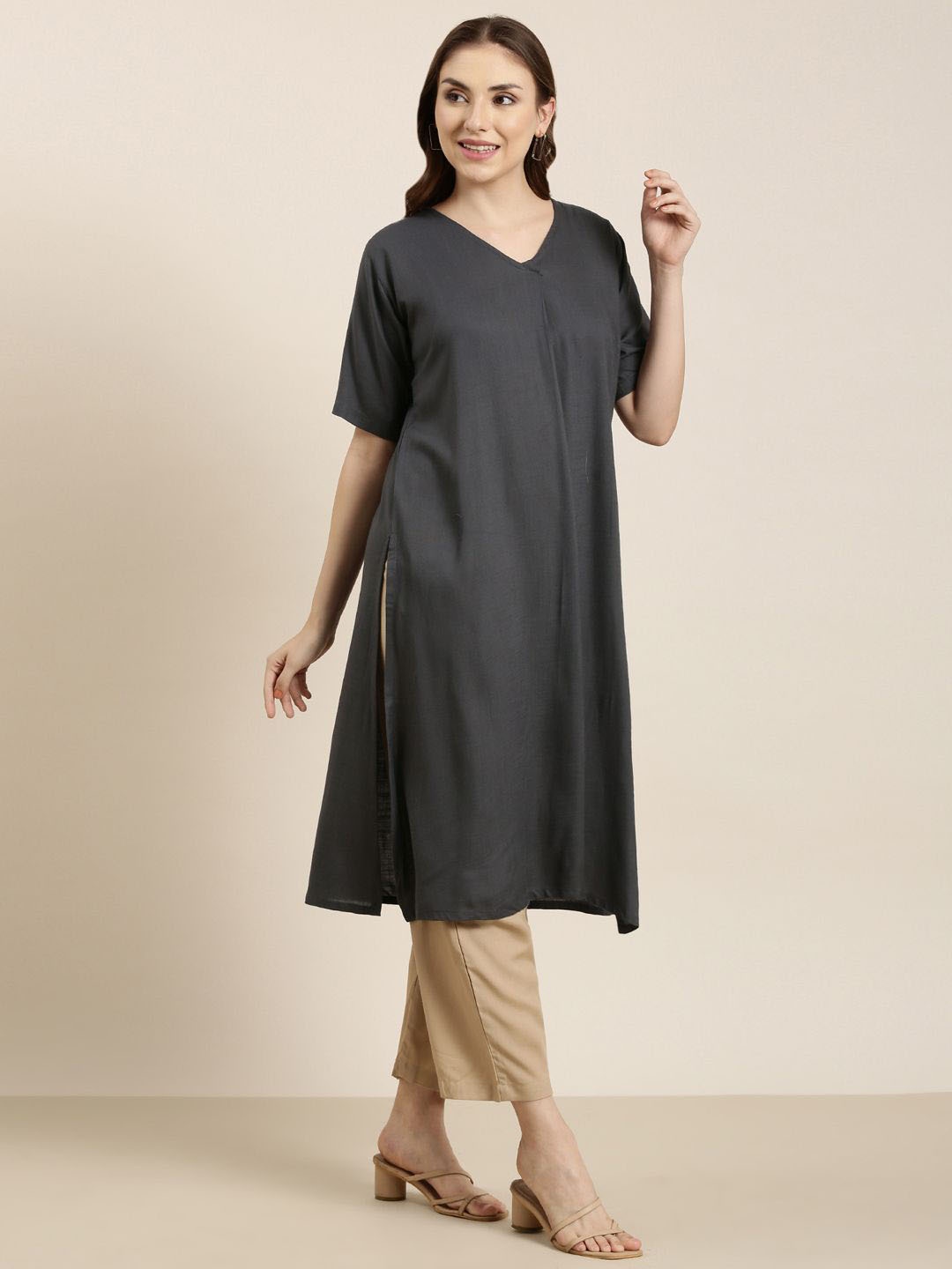 

SHOOLIN V Neck Regular Straight Kurta with Trousers, Grey