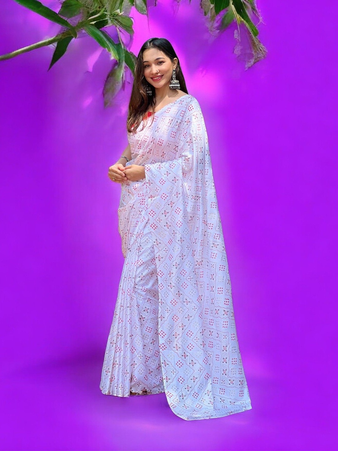 

Vastrasky Global Ethnic Motifs Bandhani Saree, White