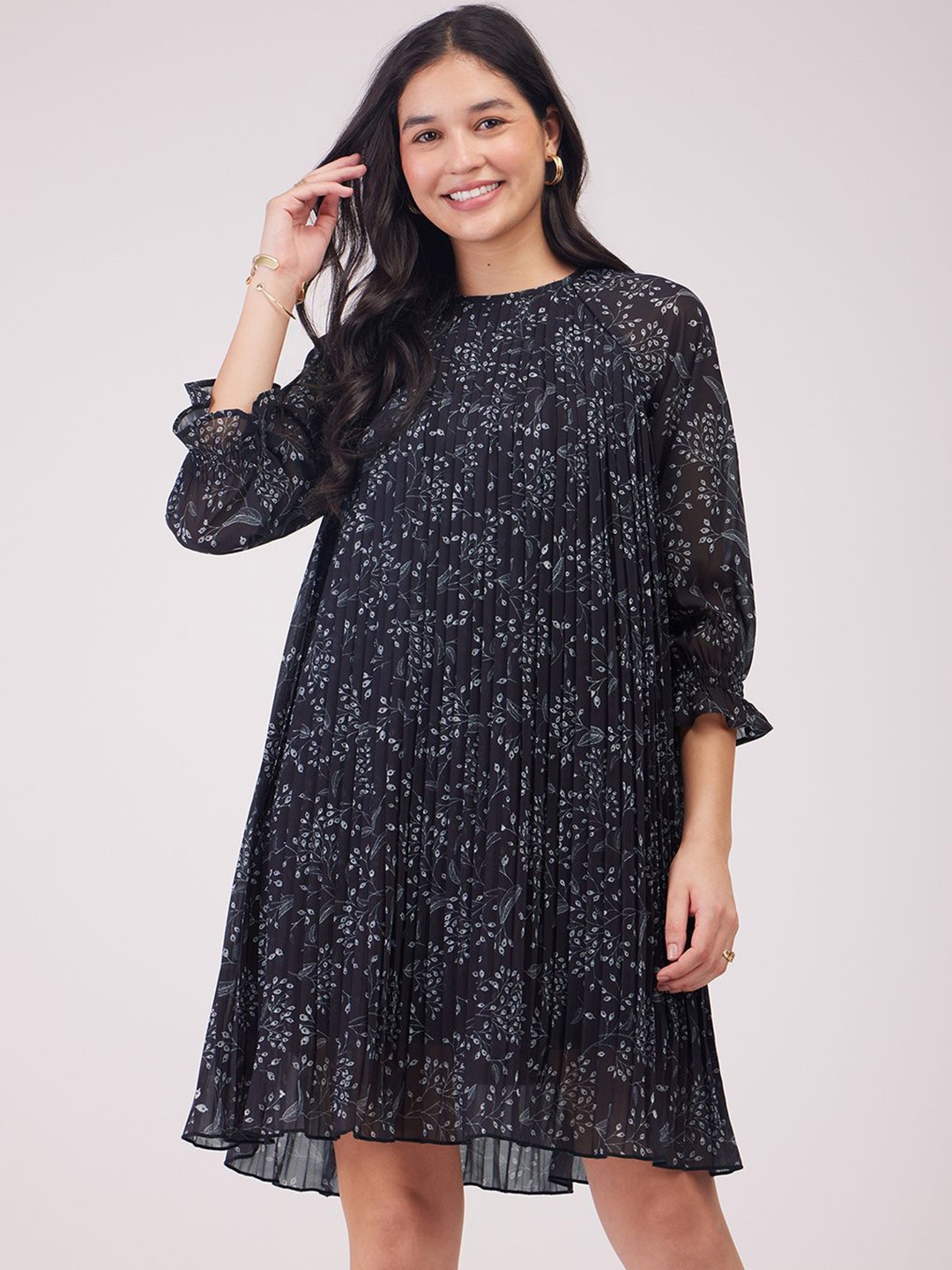 

FableStreet Women Floral Printed Puff Sleeves A-Line Dress, Black