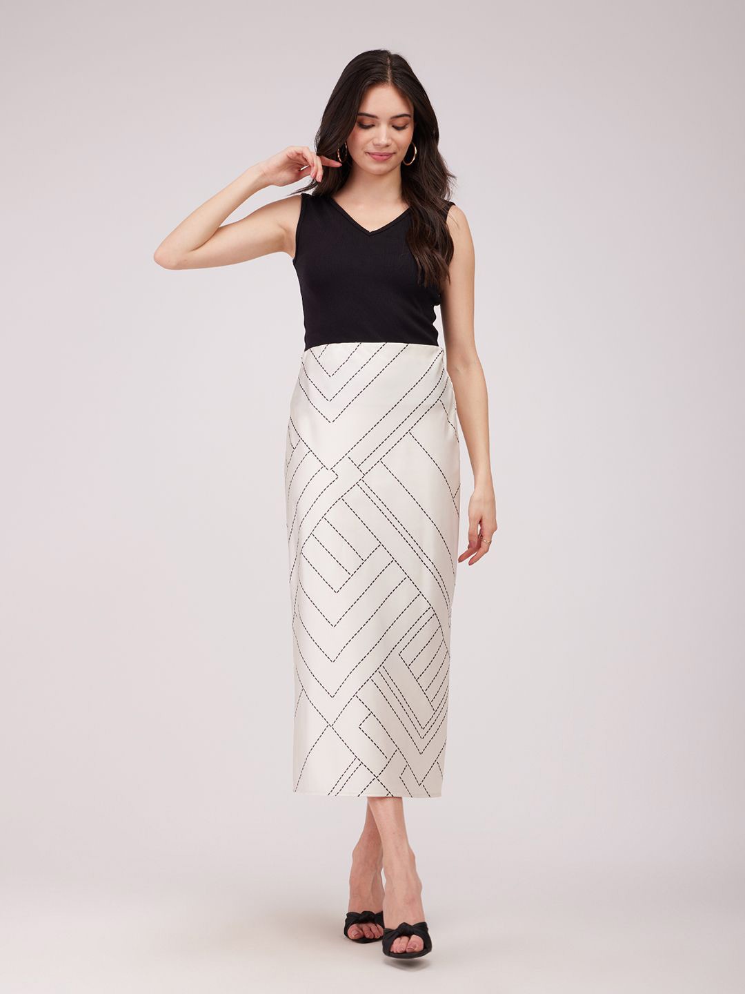 

FableStreet Printed Side Slit Pencil Midi Skirts, Off white