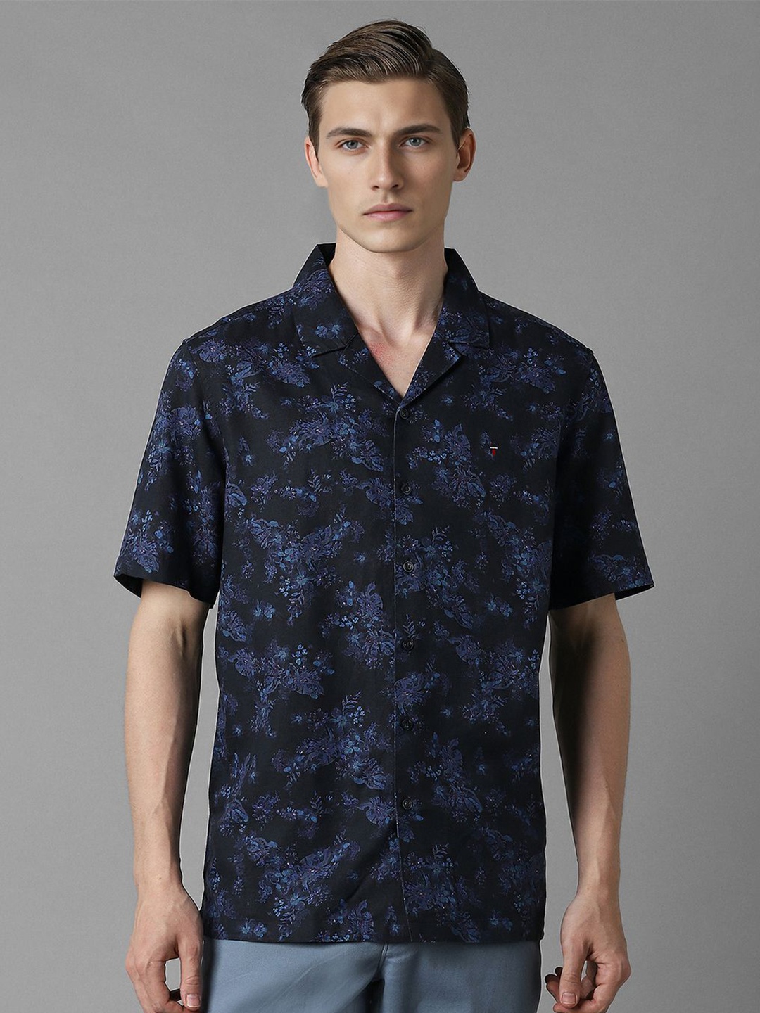 

Louis Philippe Sport Men Slim Fit Floral Opaque Printed Casual Shirt, Navy blue