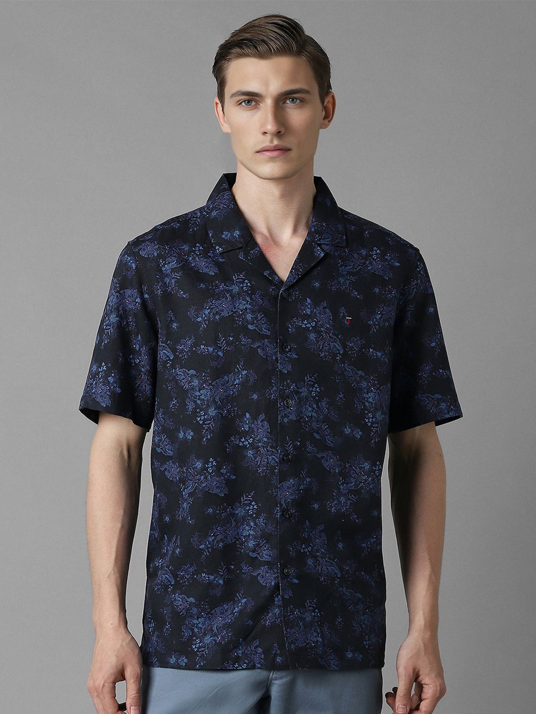 

Louis Philippe Sport Men Slim Fit Floral Opaque Printed Casual Shirt, Navy blue