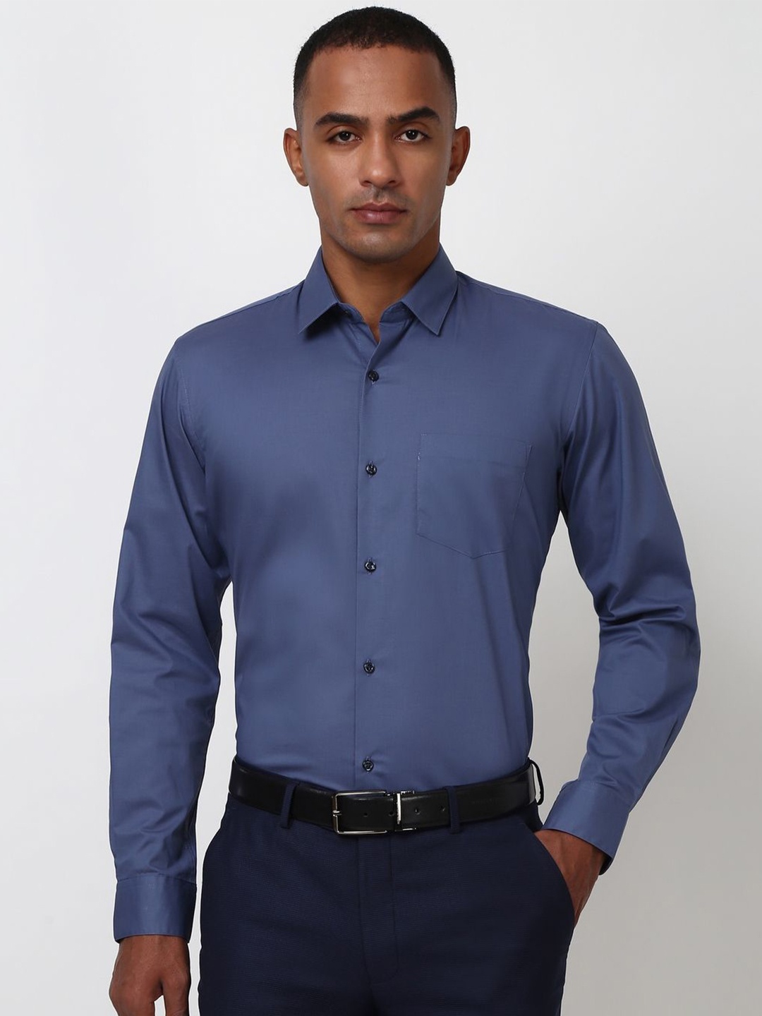 

Peter England Men Solid Formal Shirt, Blue