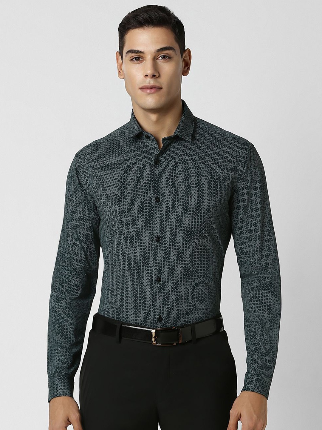 

V Dot Men Slim Fit Opaque Printed Party Shirt, Black