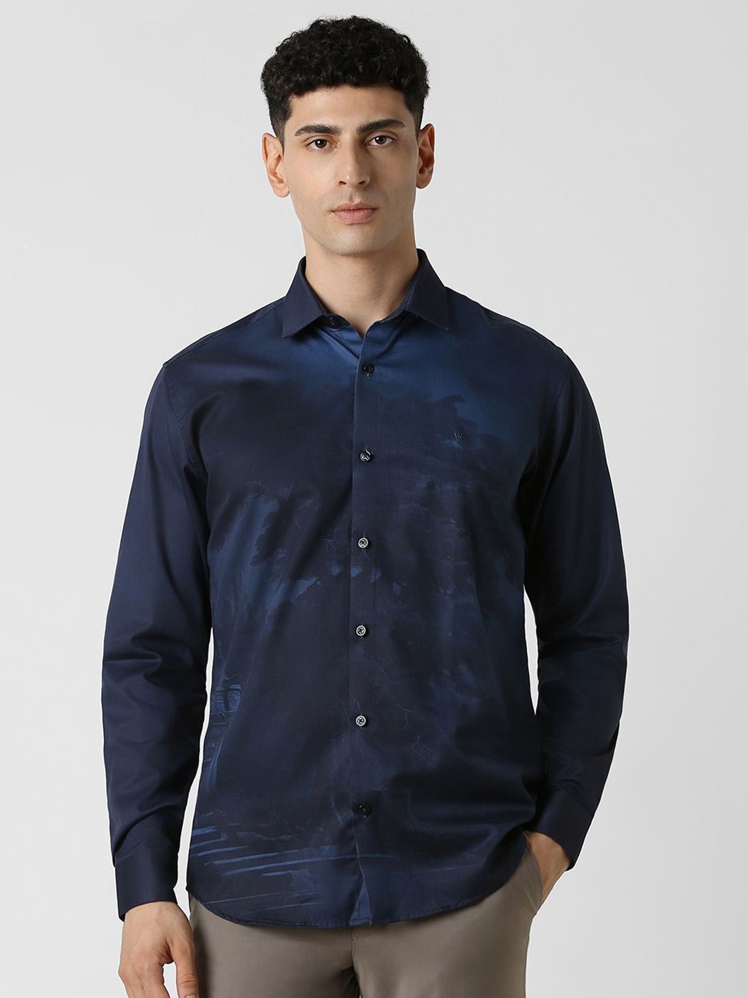 

V Dot Men Slim Fit Opaque Party Shirt, Navy blue