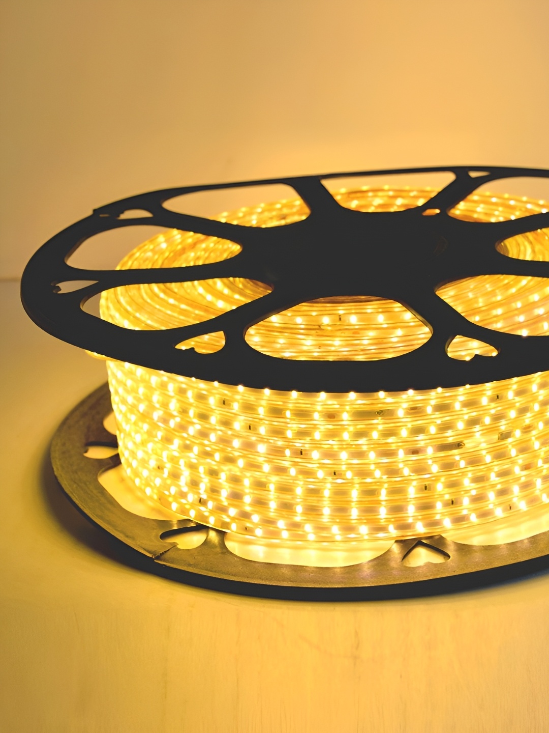 

SPARK WORLD Yellow & Black Strip Rope LED String Light