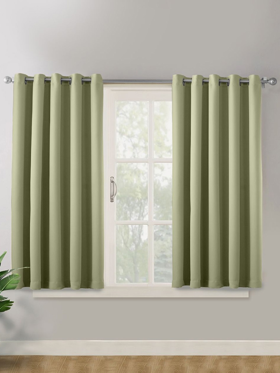 

haus & kinder Green 2 Pieces Velvet Black Out Window Curtains
