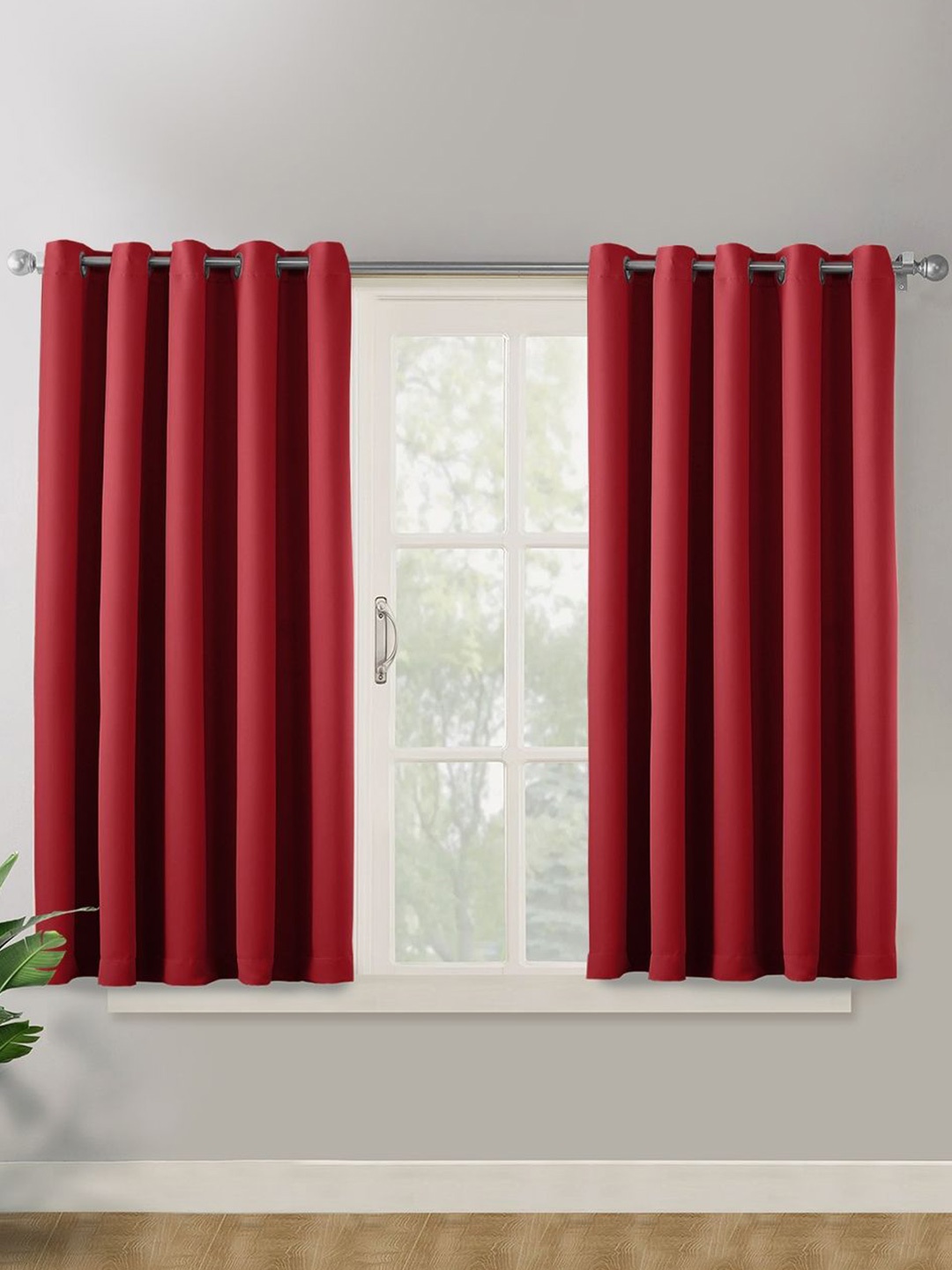 

haus & kinder Maroon 2 Pieces Velvet Black Out Window Curtain