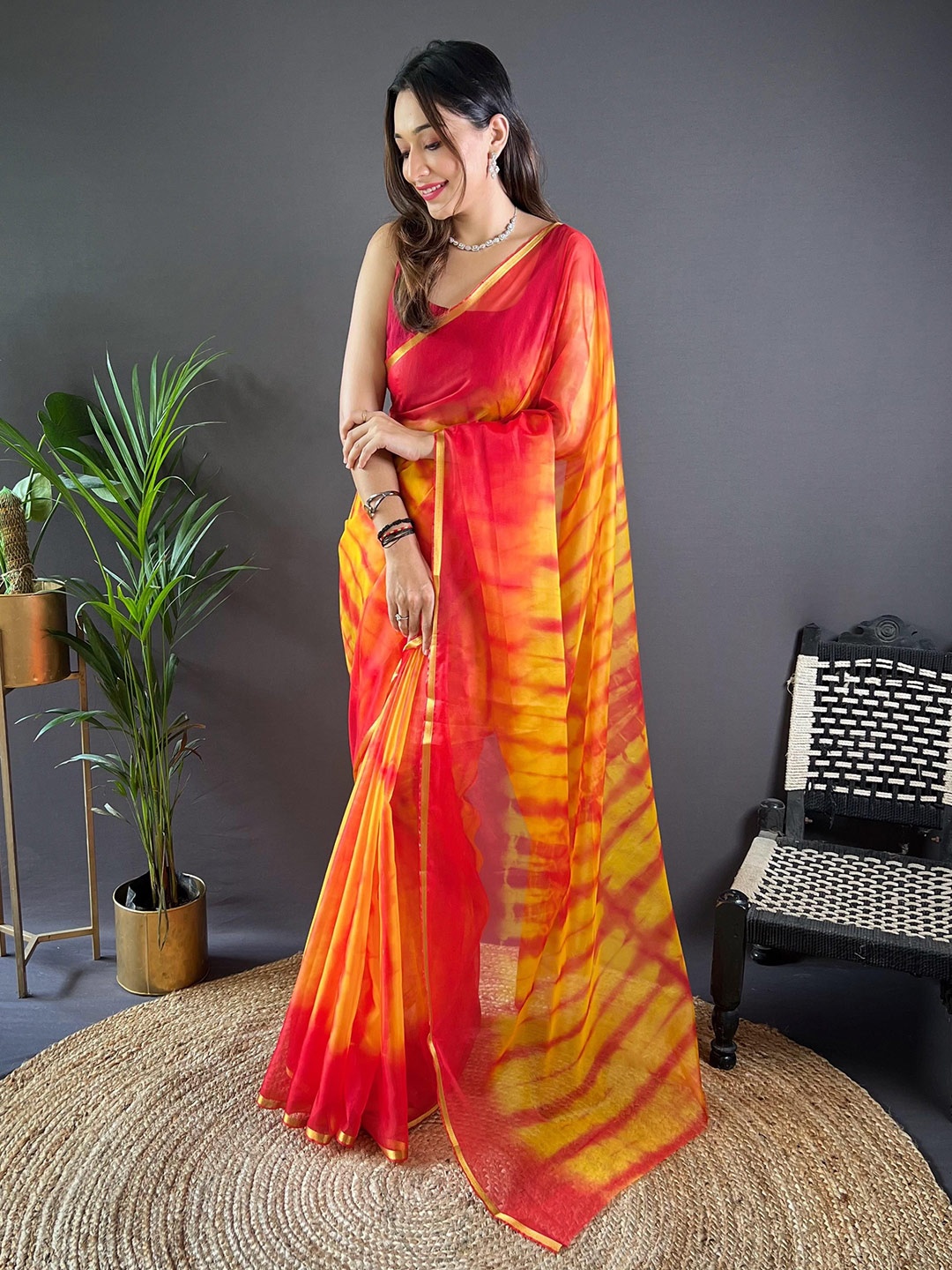 

VAMSEE Tie and Dye Zari Woven Saree, Yellow
