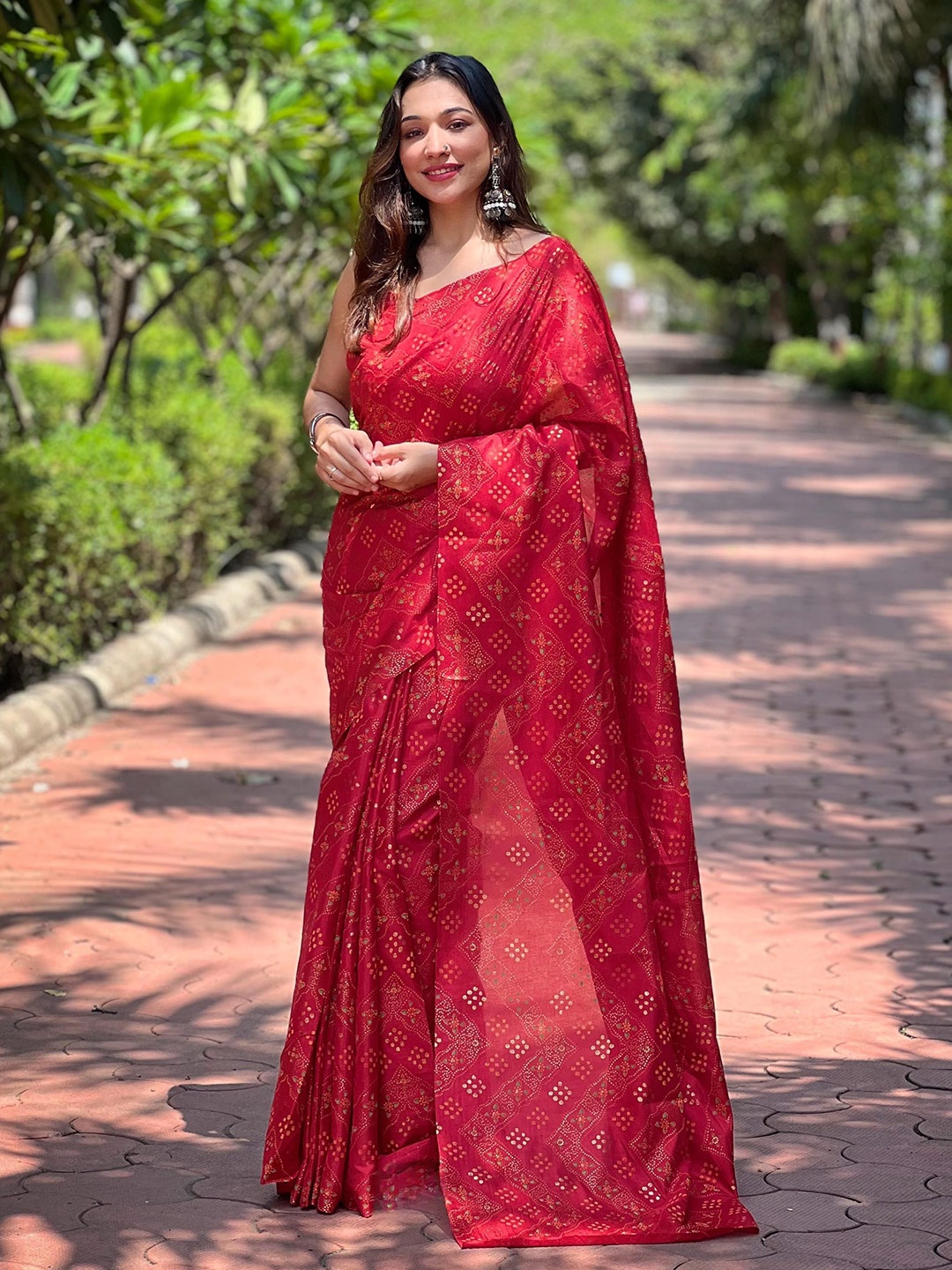 

VAMSEE Ethnic Motif Saree with Blouse, Maroon