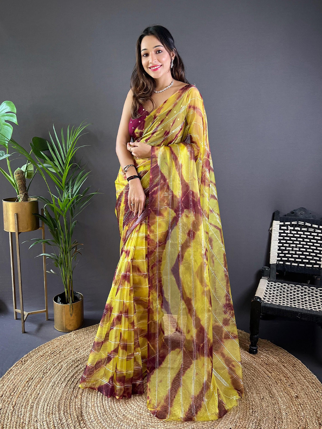 

VAMSEE Tie & Dye Zari Woven Striped Saree, Olive