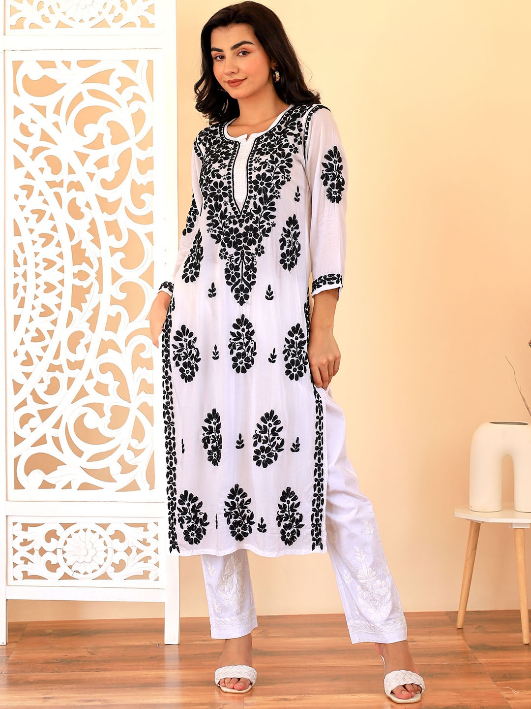 

The Chikan Label Floral Embroidered Organic Cotton Straight Kurta, White