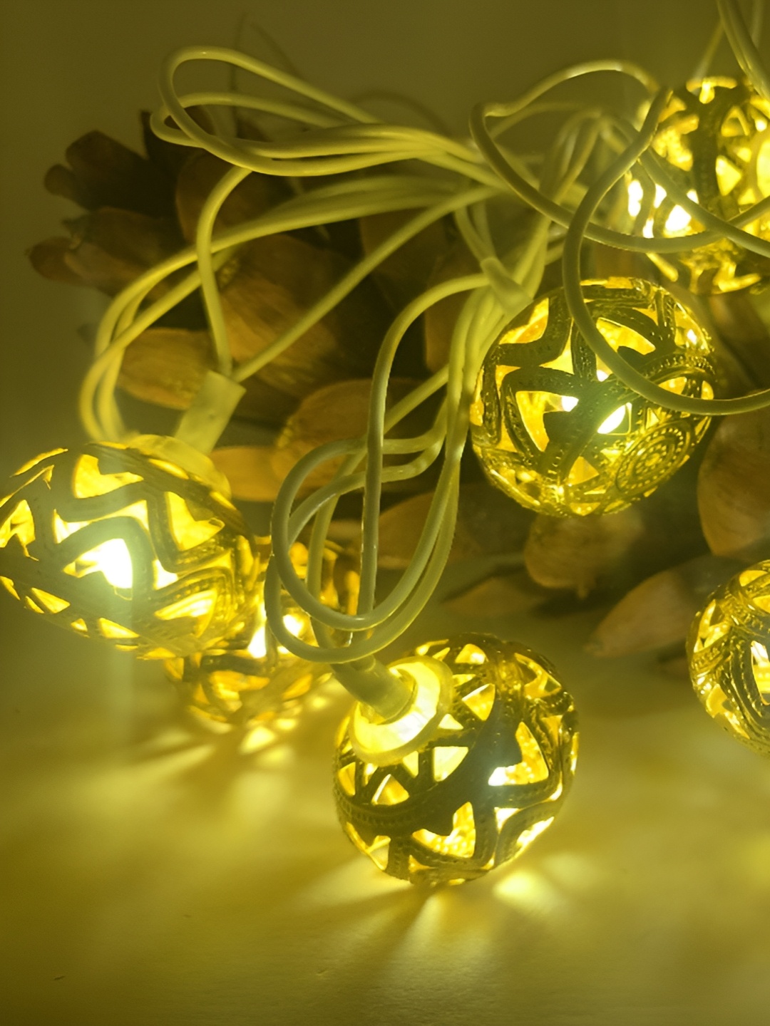 

ENORMITY Yellow Round Shape String Lights, Gold