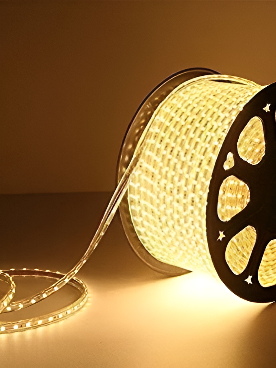 

ENORMITY Yellow Rice Shape String Lights