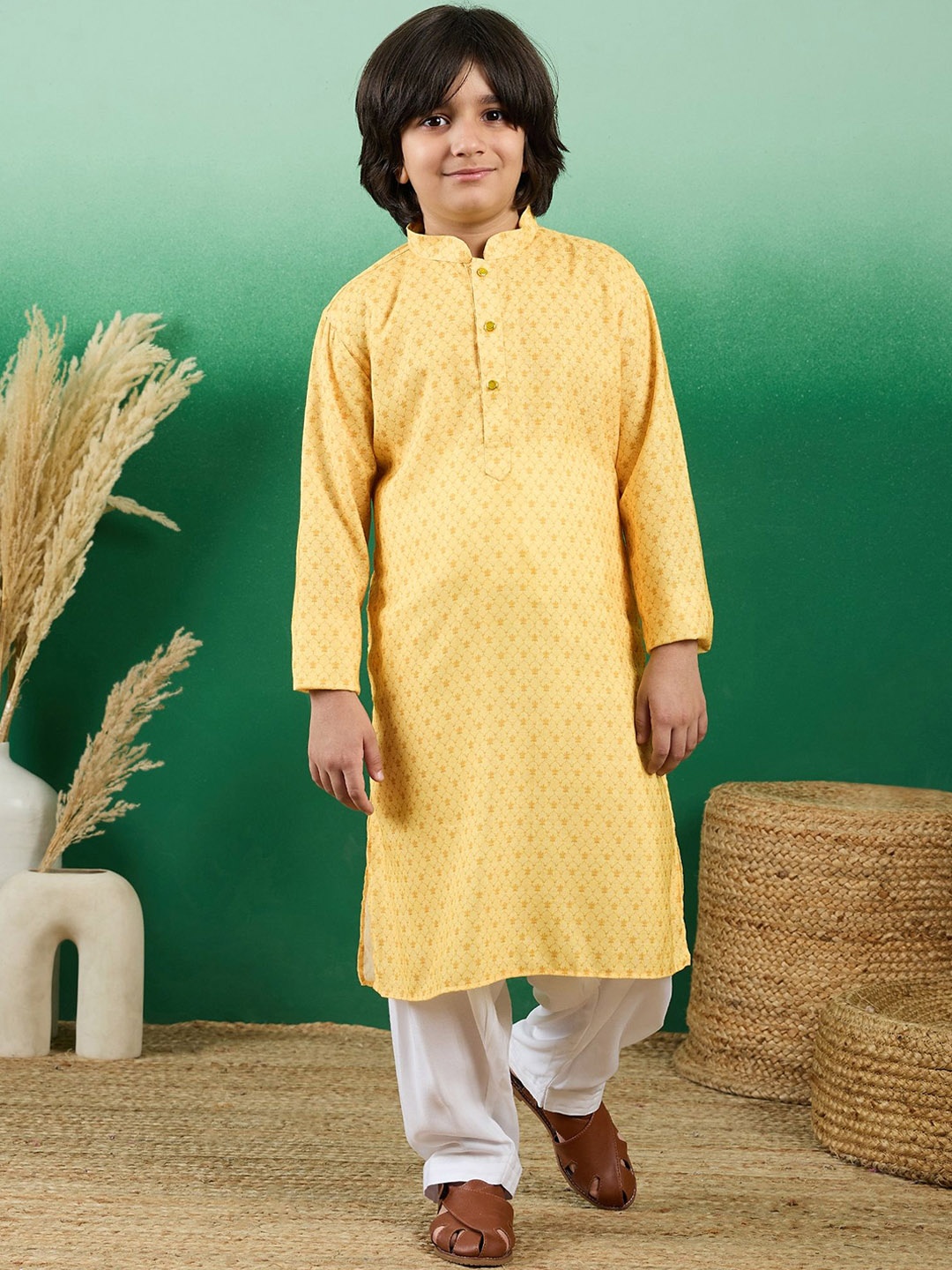 

Sangria Boys Floral Printed Regular Kurta with Salwar, Yellow