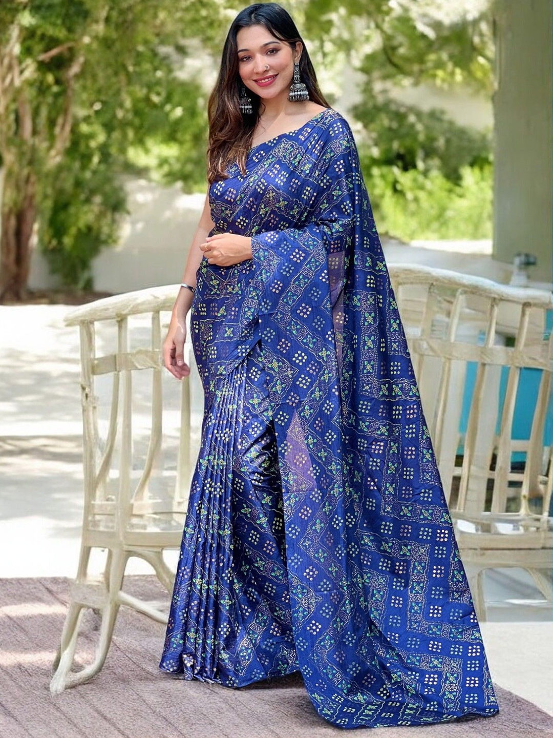 

VAMSEE Bandhani Silk Blend Bandhani Saree, Blue